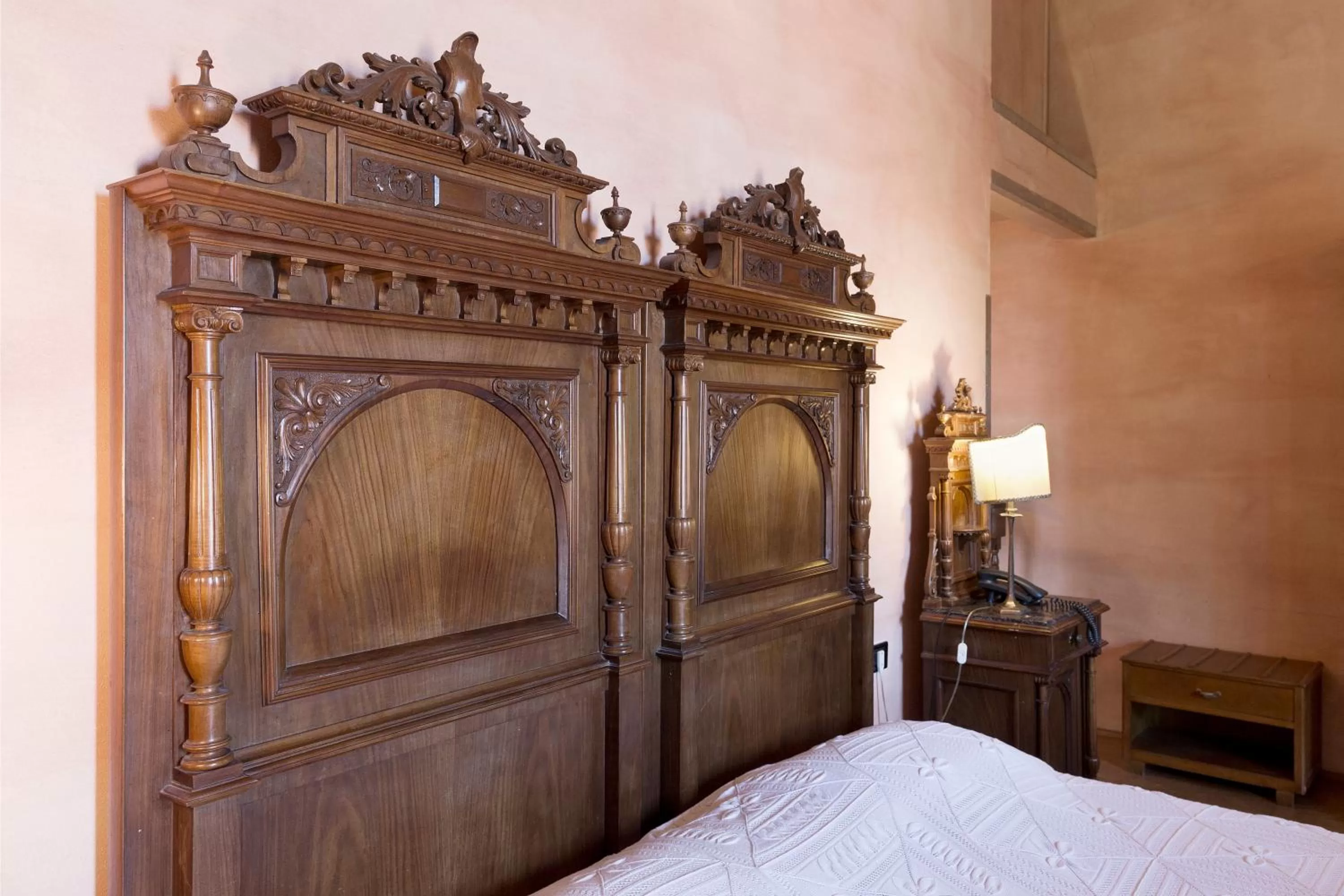 Bed in Hotel Locanda Dei Mai Intees