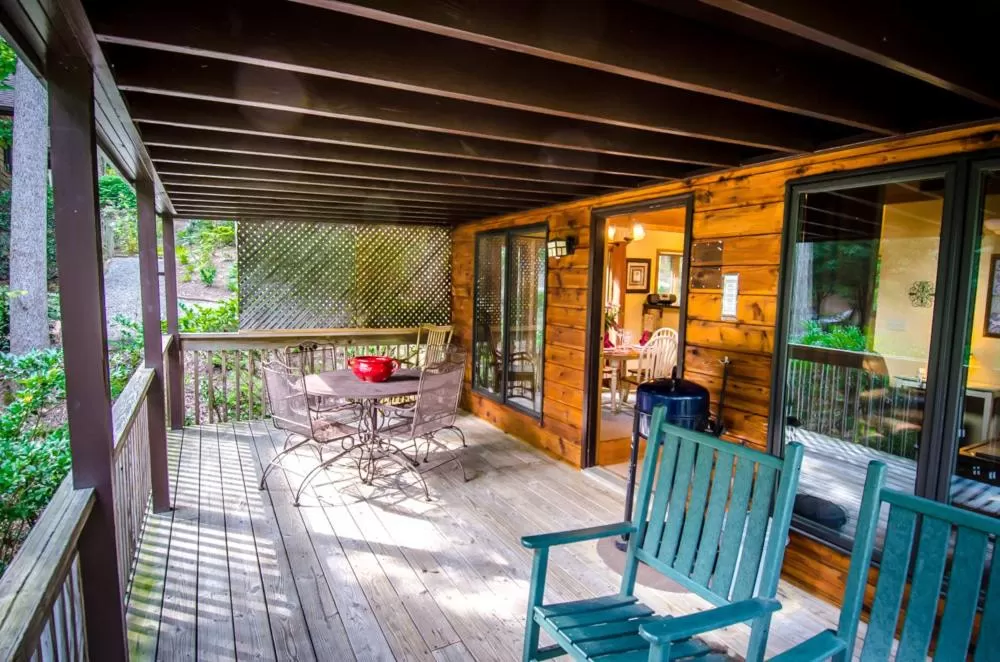 Balcony/Terrace in Asheville Cabins of Willow Winds