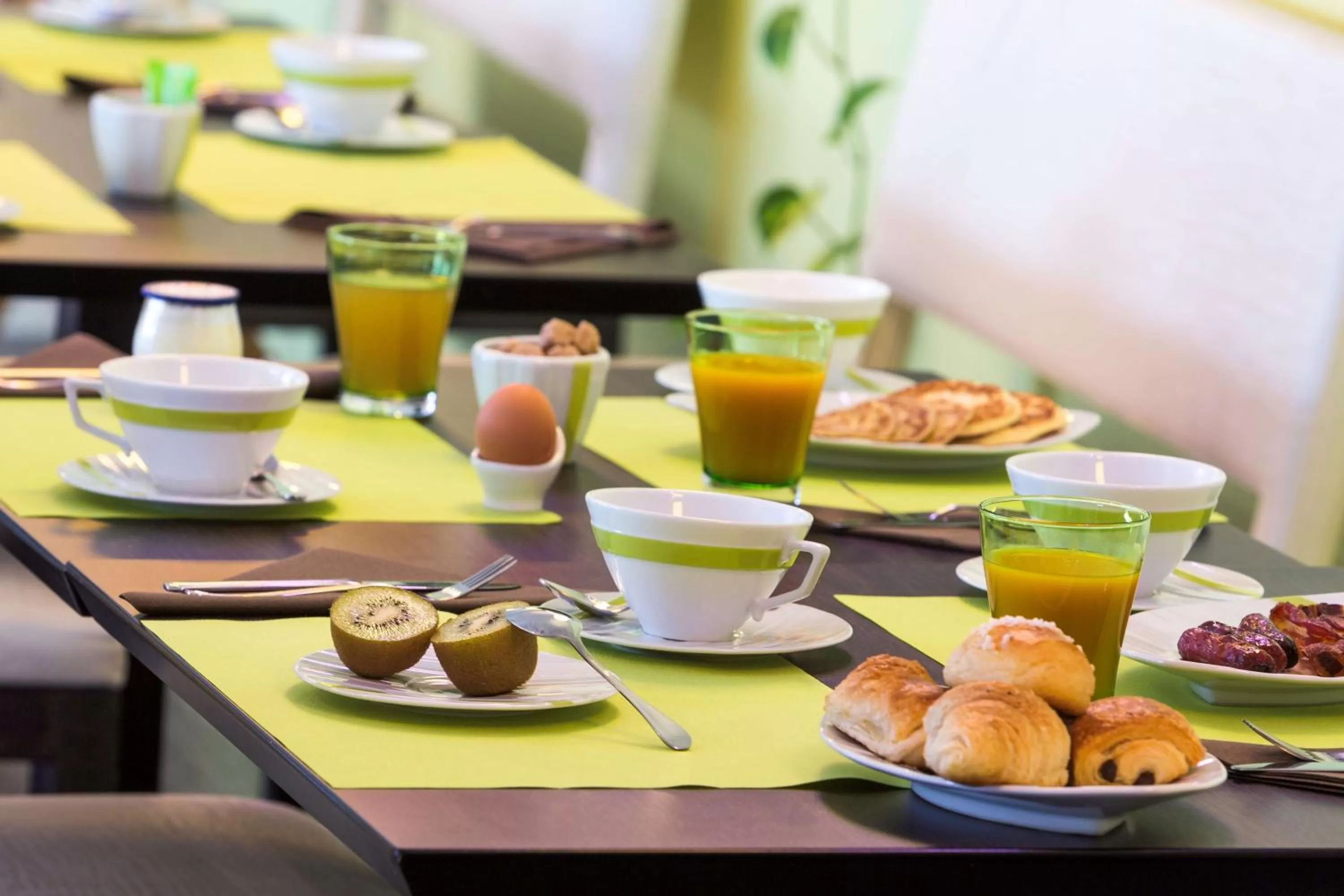 Restaurant/places to eat in Best Western Plus Richelieu