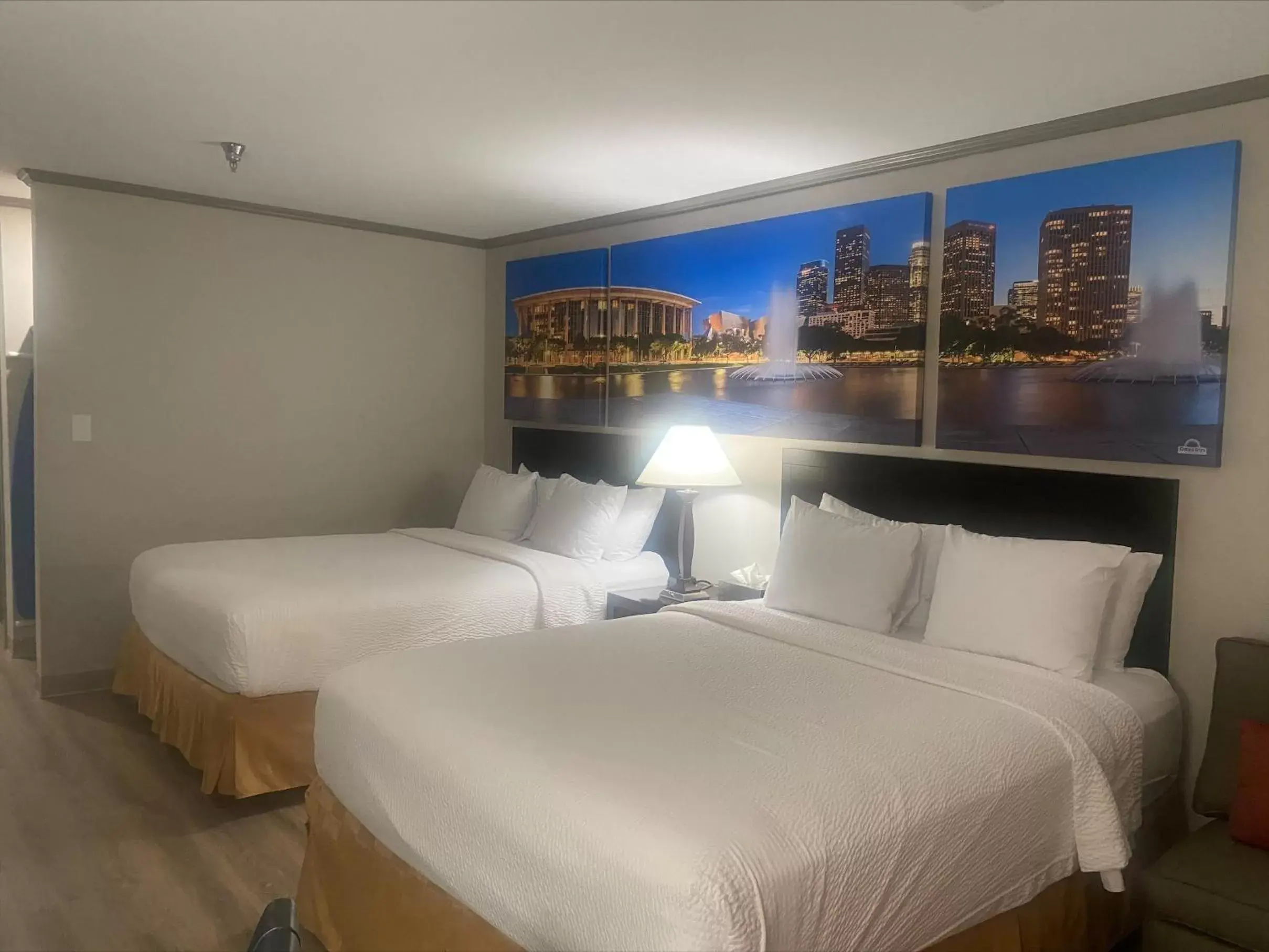 Queen Room with Two Queen Beds - Mobility Access/Non-Smoking in Baymont by Wyndham Monterey Park Queen Room with Two Queen Beds - Mobility Access/Non-Smoking in Baymont by Wyndham Monterey Park