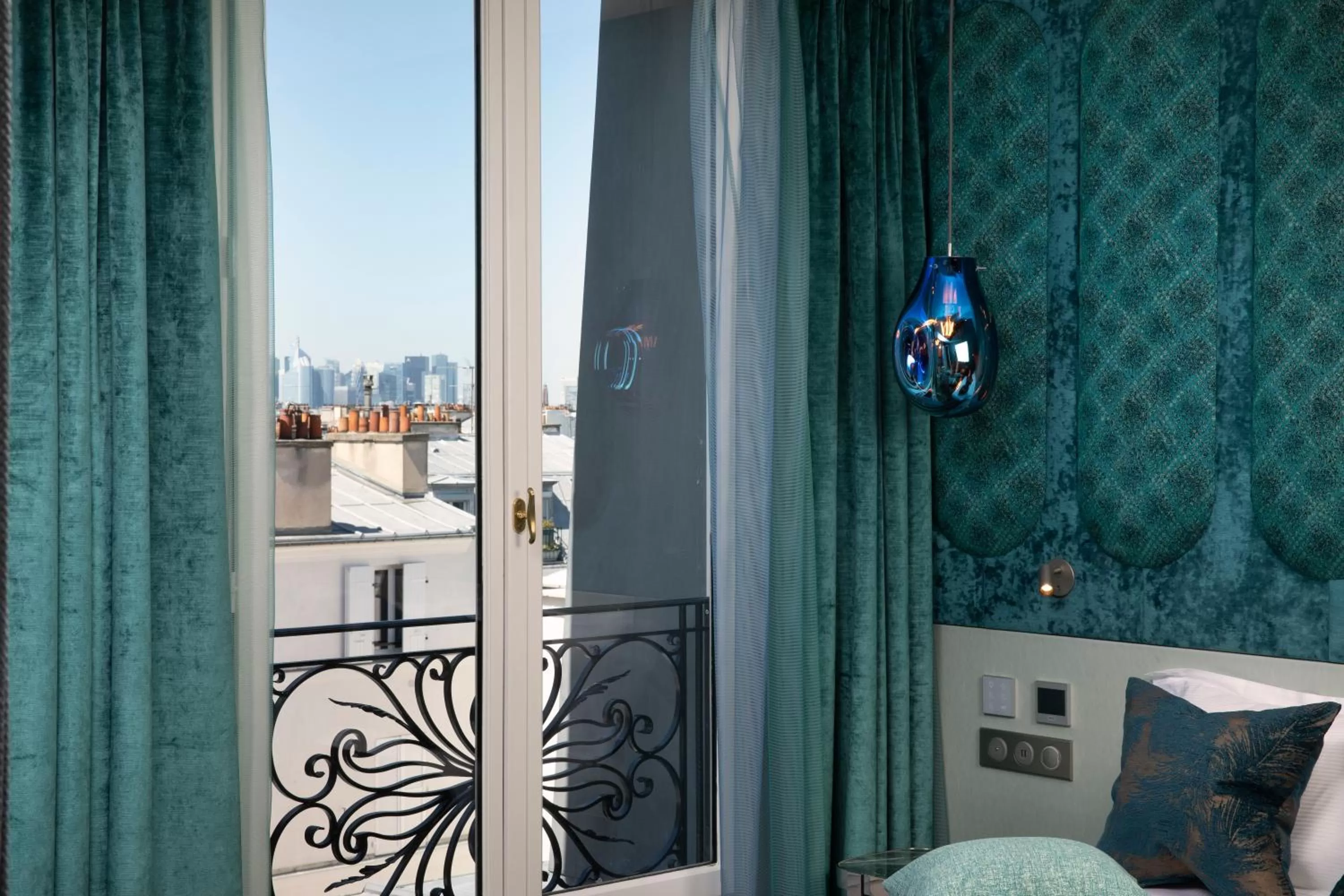 Bedroom in Paris j'Adore Hotel & Spa