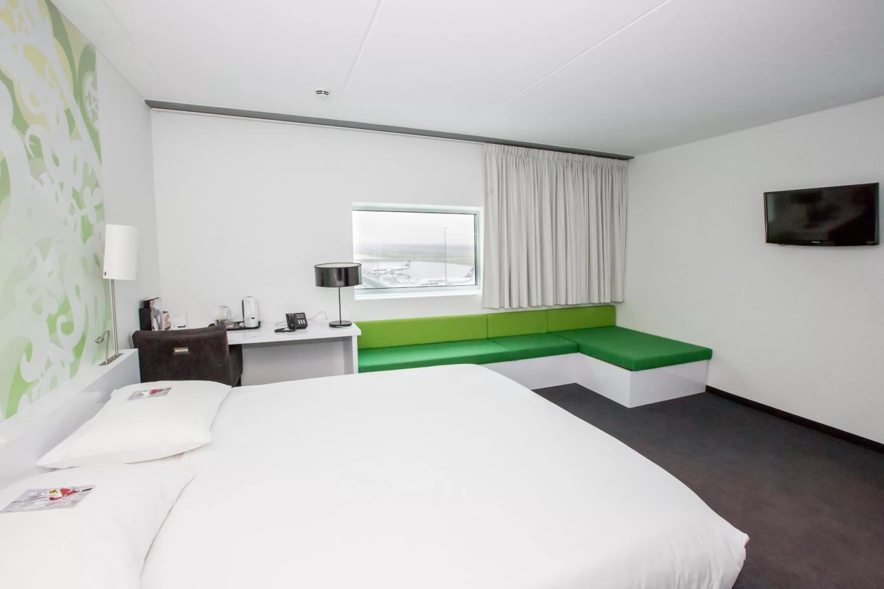 Bed in Tulip Inn Eindhoven Airport