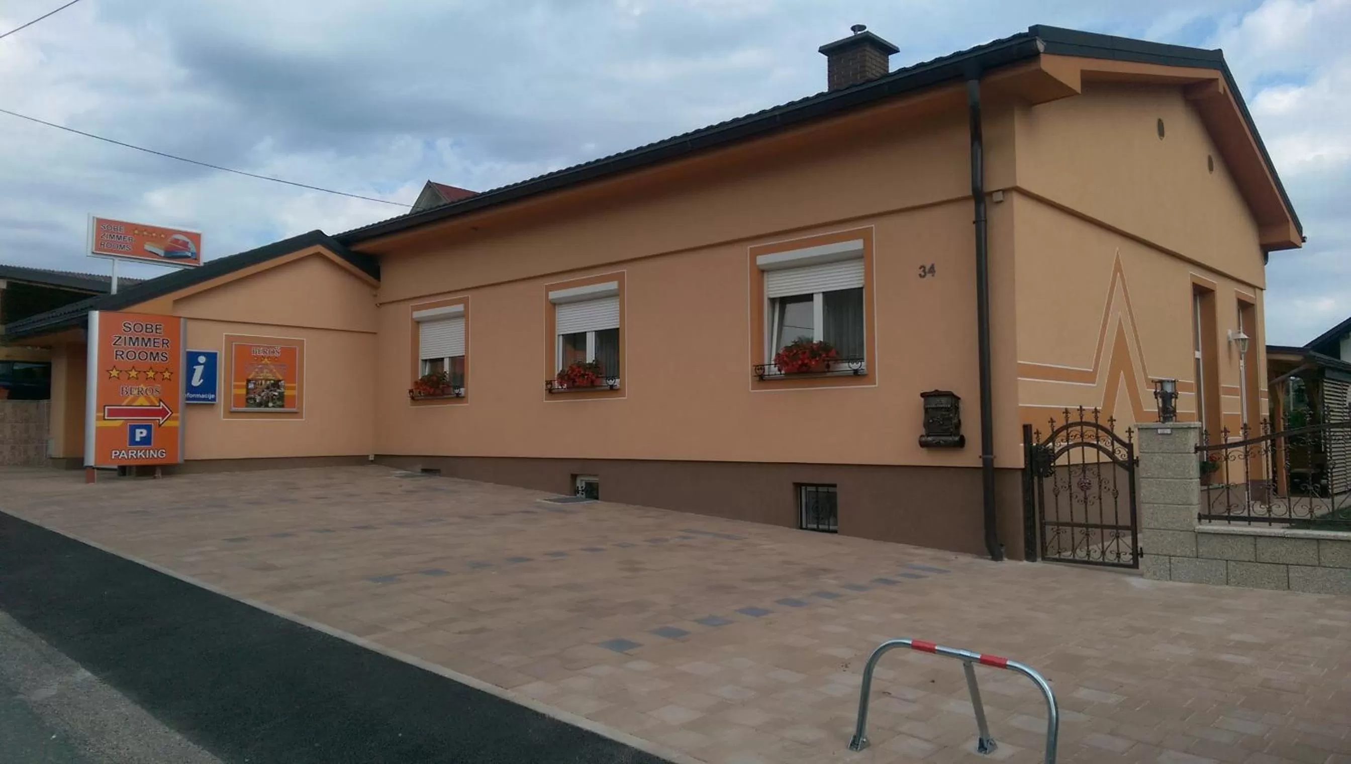 Property Building in Rooms Beros