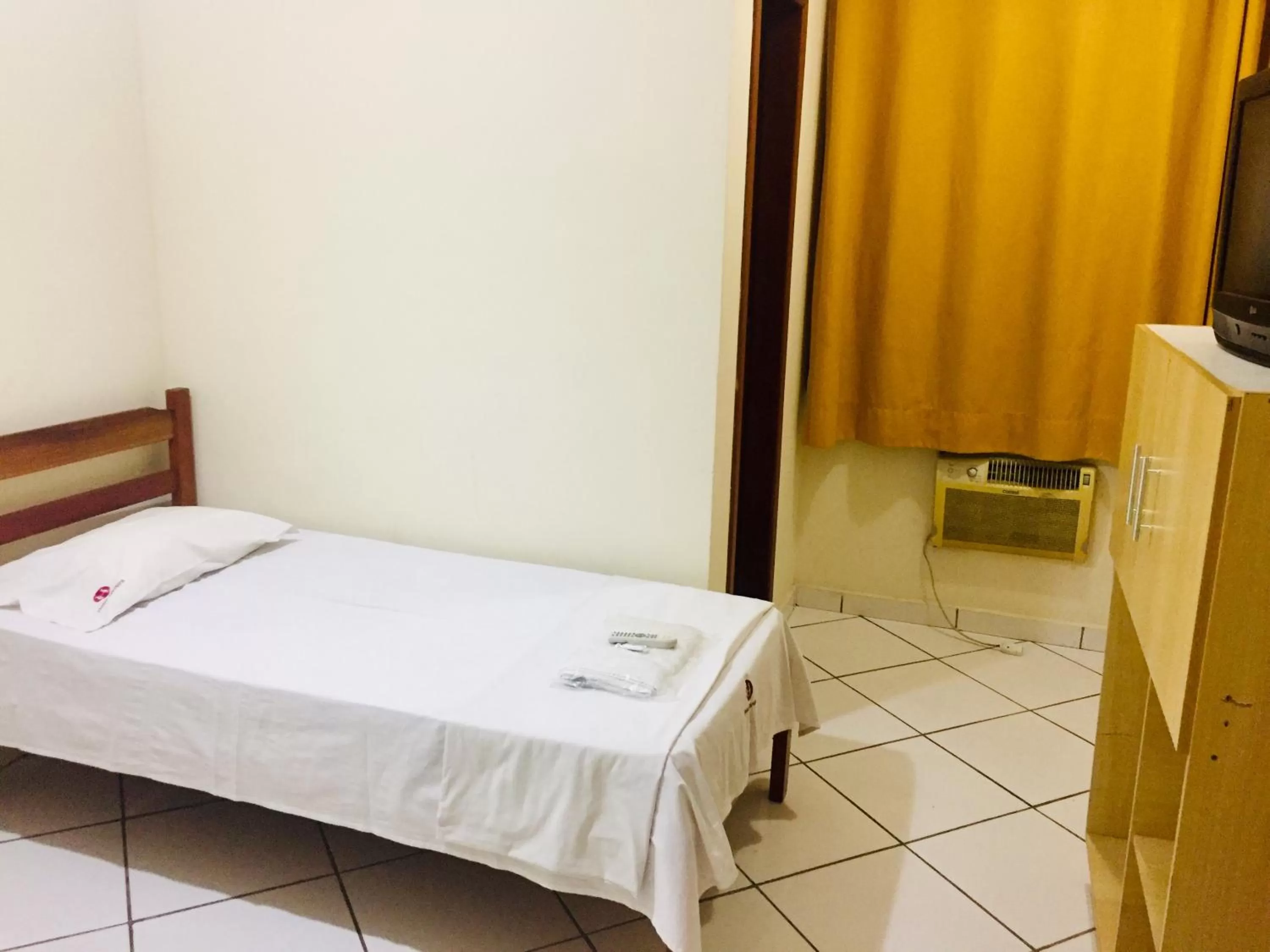 Bed in Hotel Oliveira