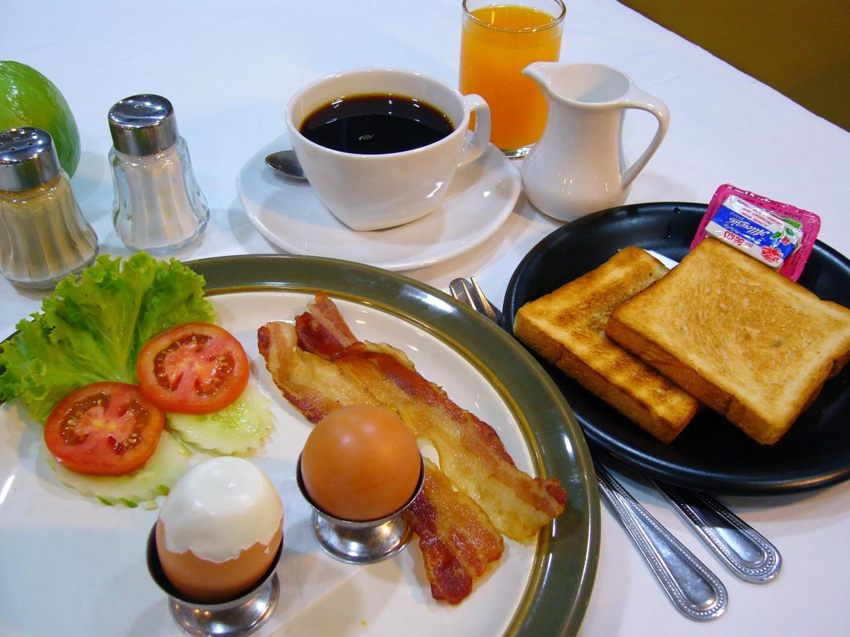 American breakfast in Grand Business Inn