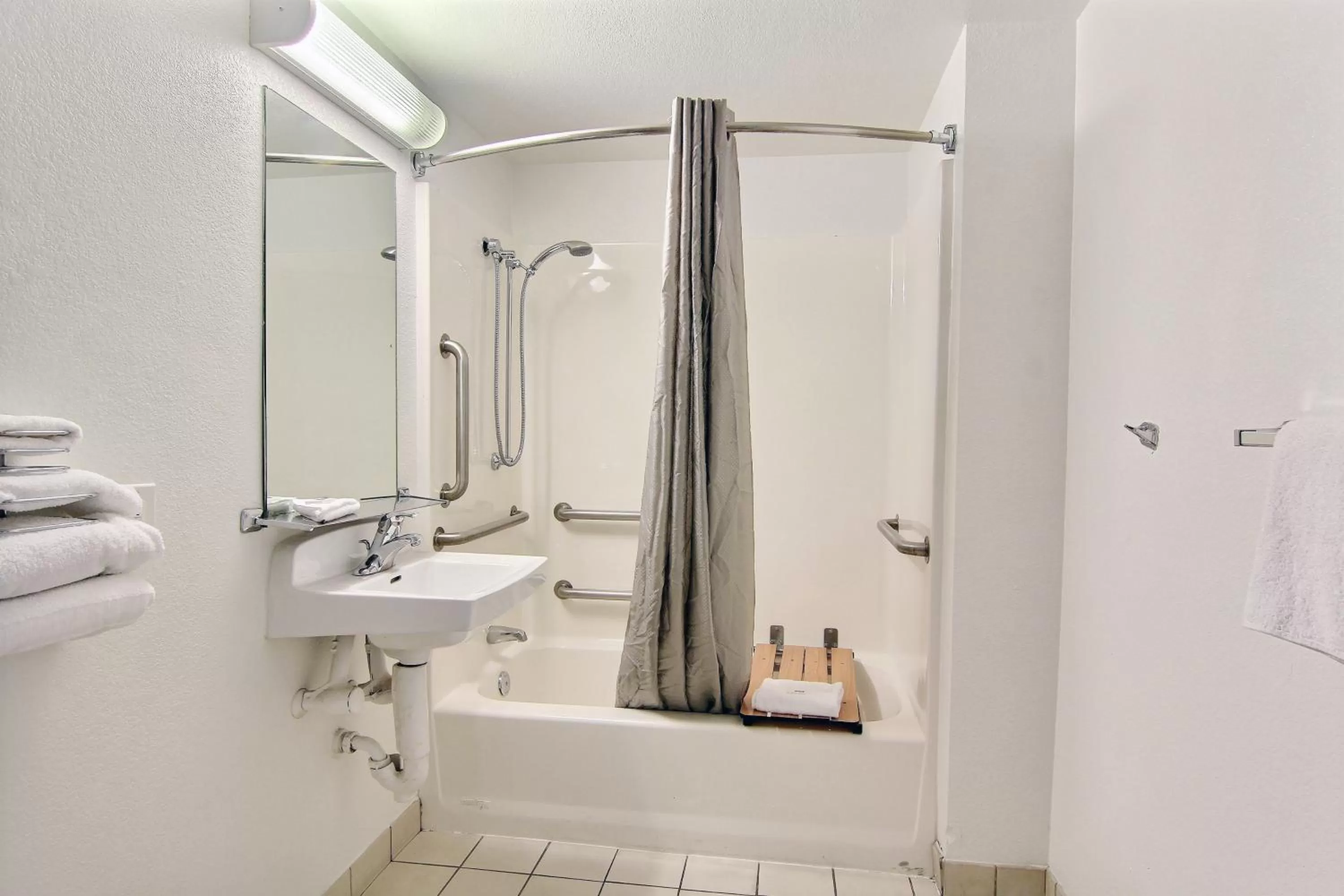 Bathroom in Motel 6 Austin, TX - Central Downtown UT