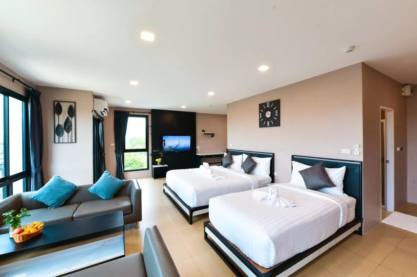 Bed in NORN Rimklong Bangkok Hotel