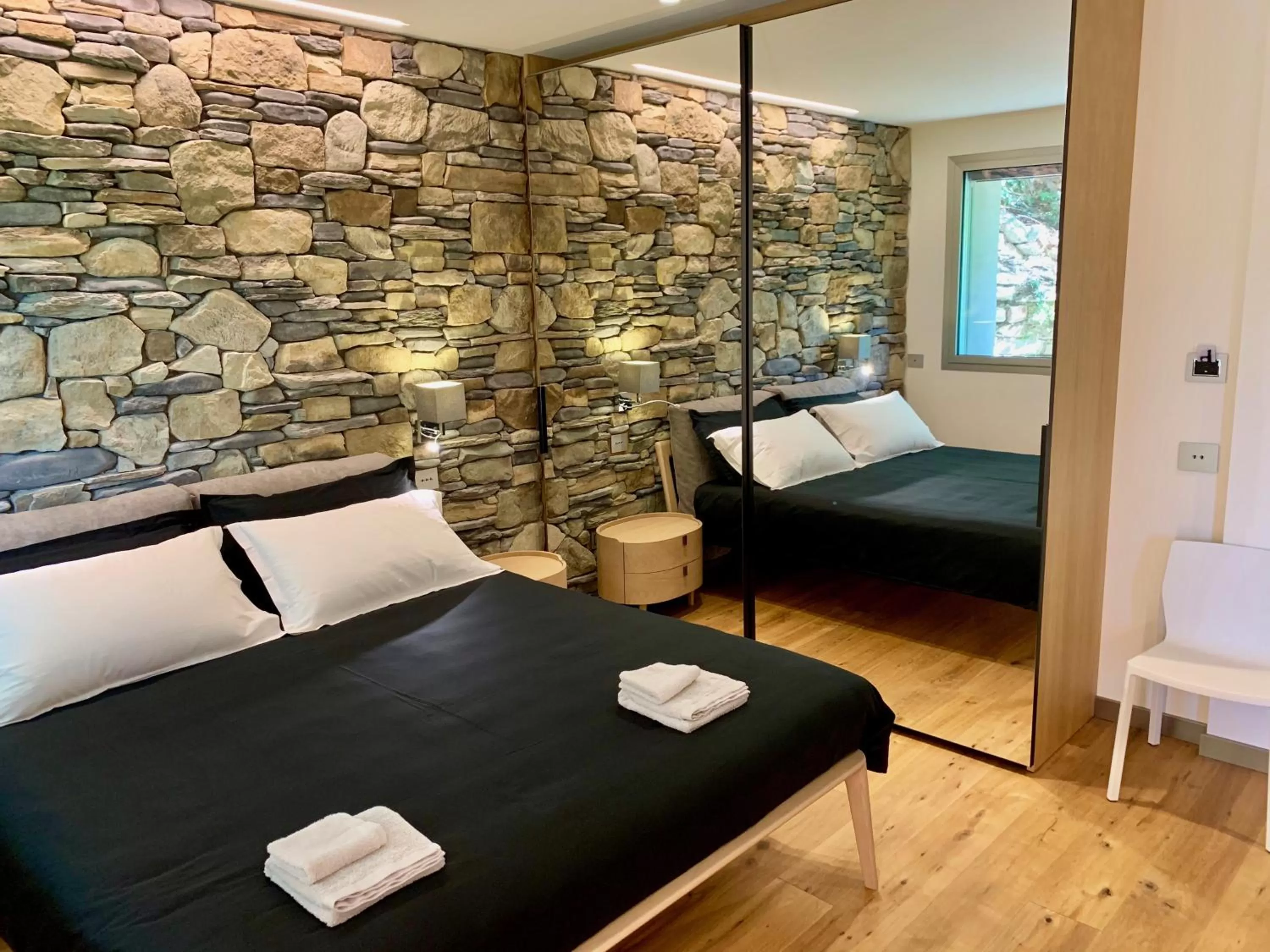 Bed in La Forestale Luxury Ecolodge B&B Primo Piano