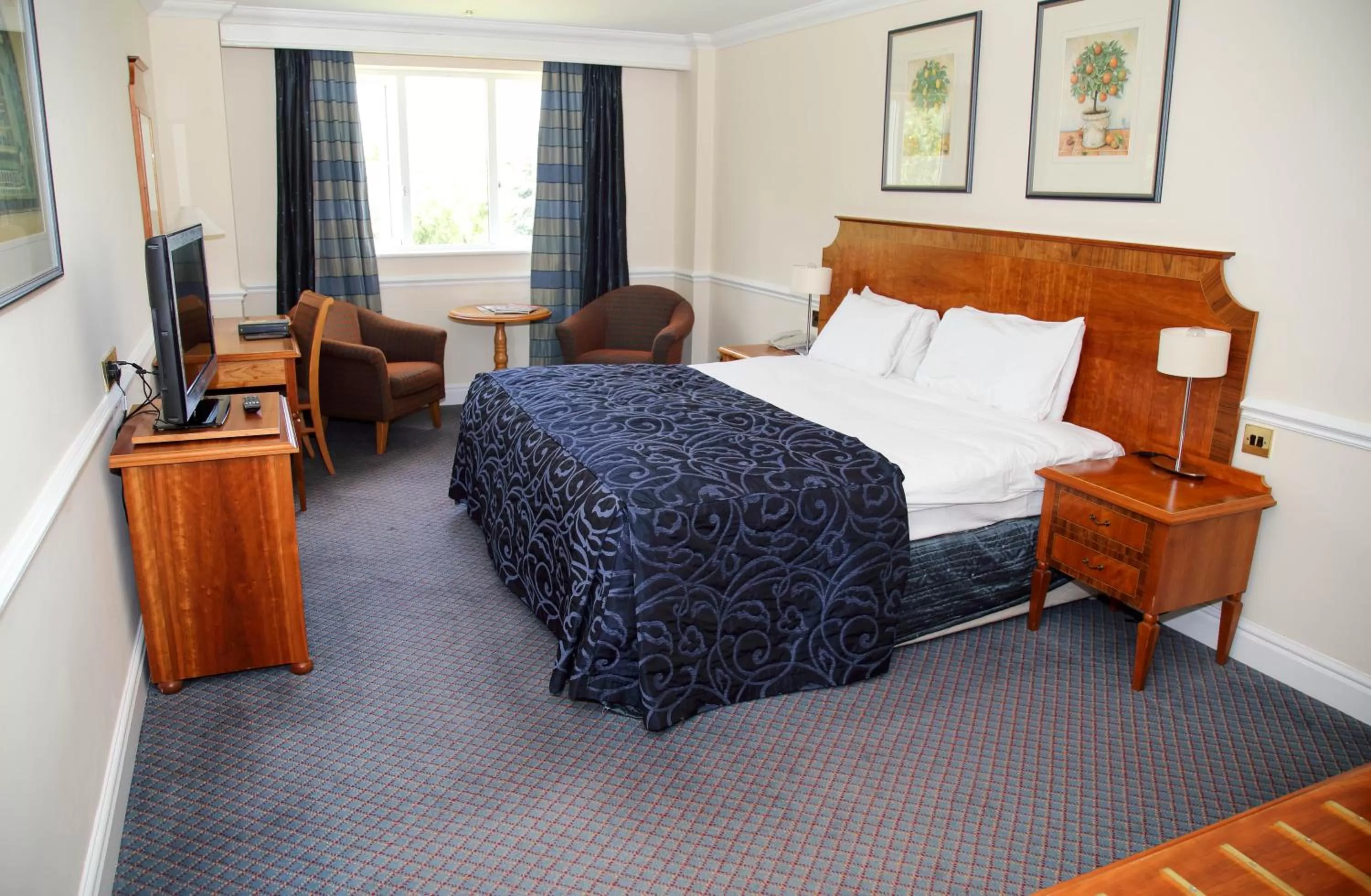 Bedroom, Bed in Quorn Country Hotel Leicester