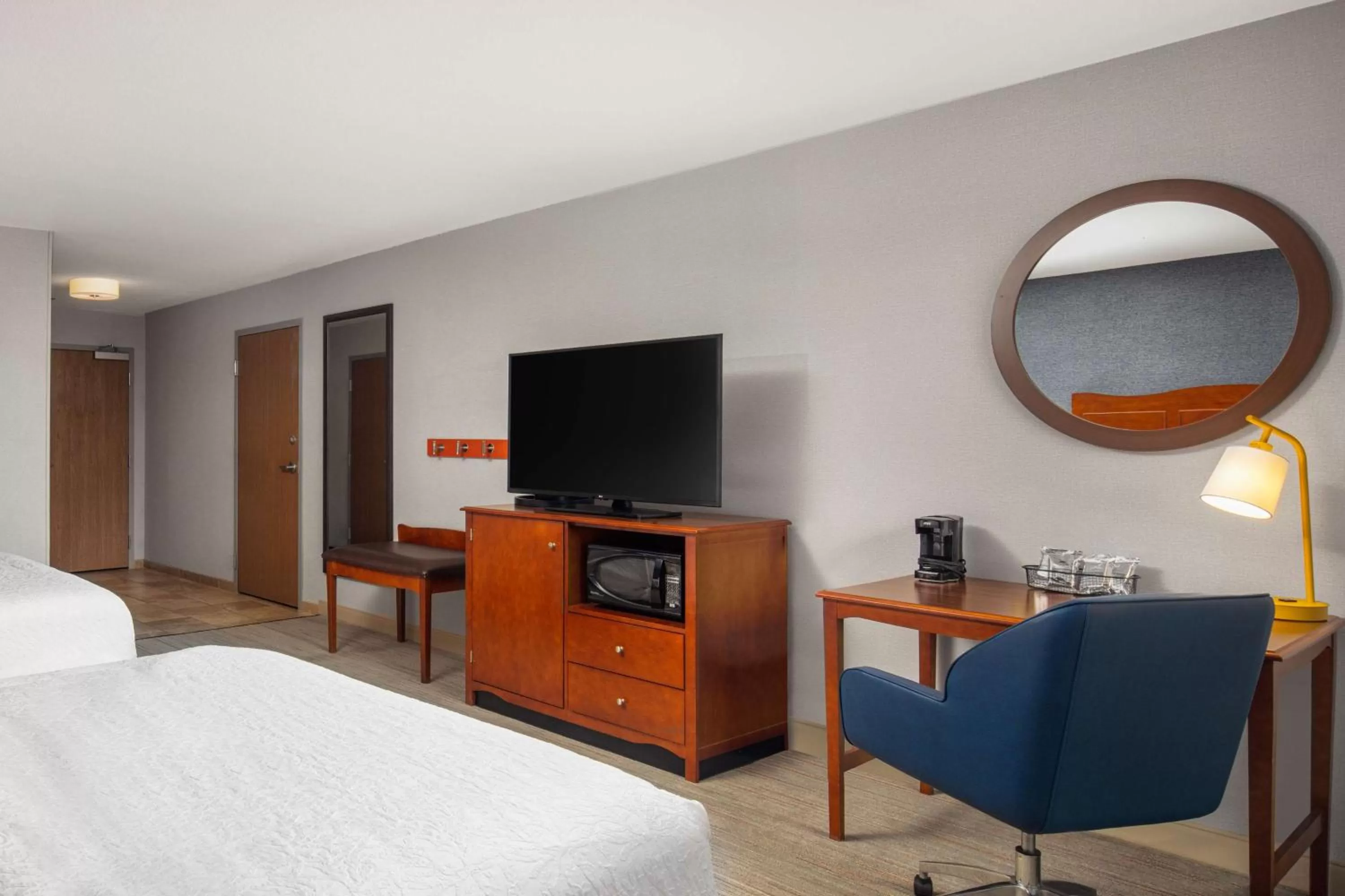 Bedroom, Bed in Hampton Inn Medford