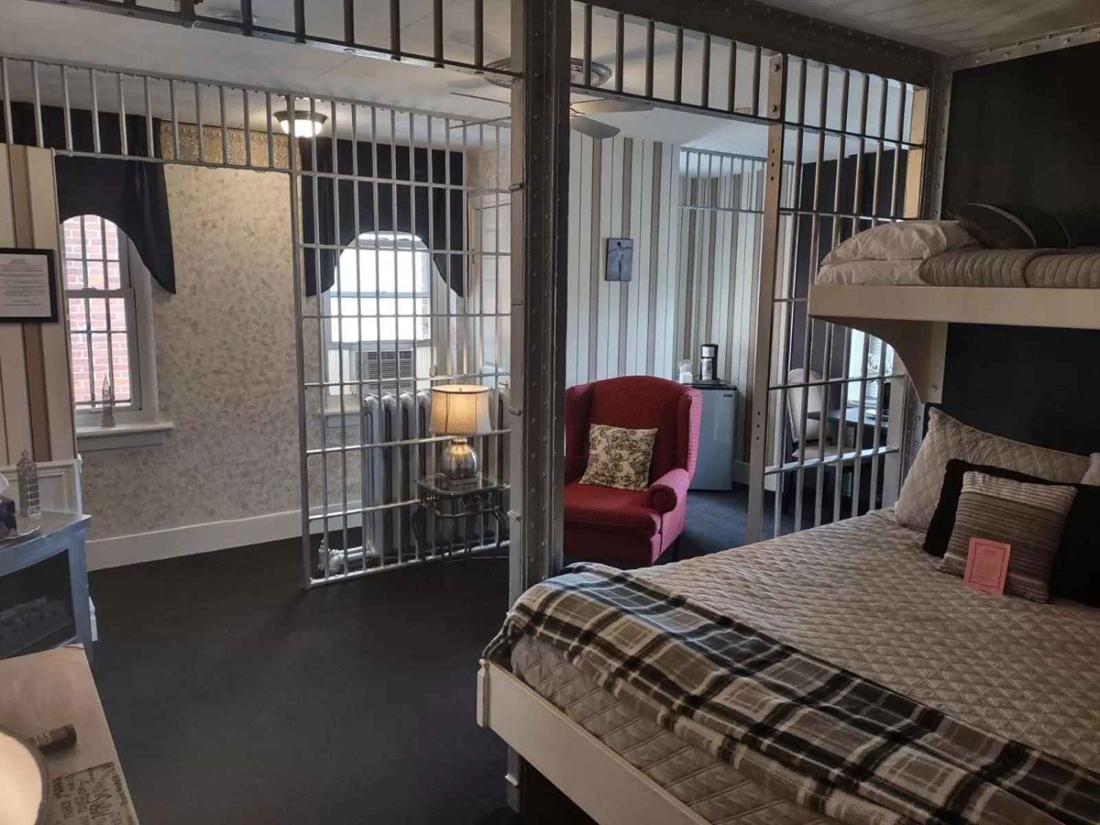 Seating area, Bunk Bed in The King George Inn