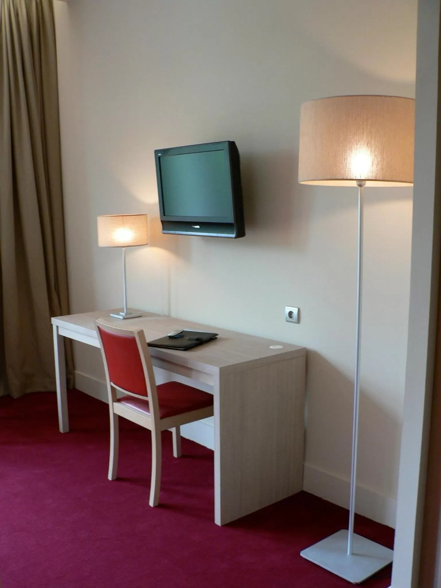 TV and multimedia in Hôtel du Parc