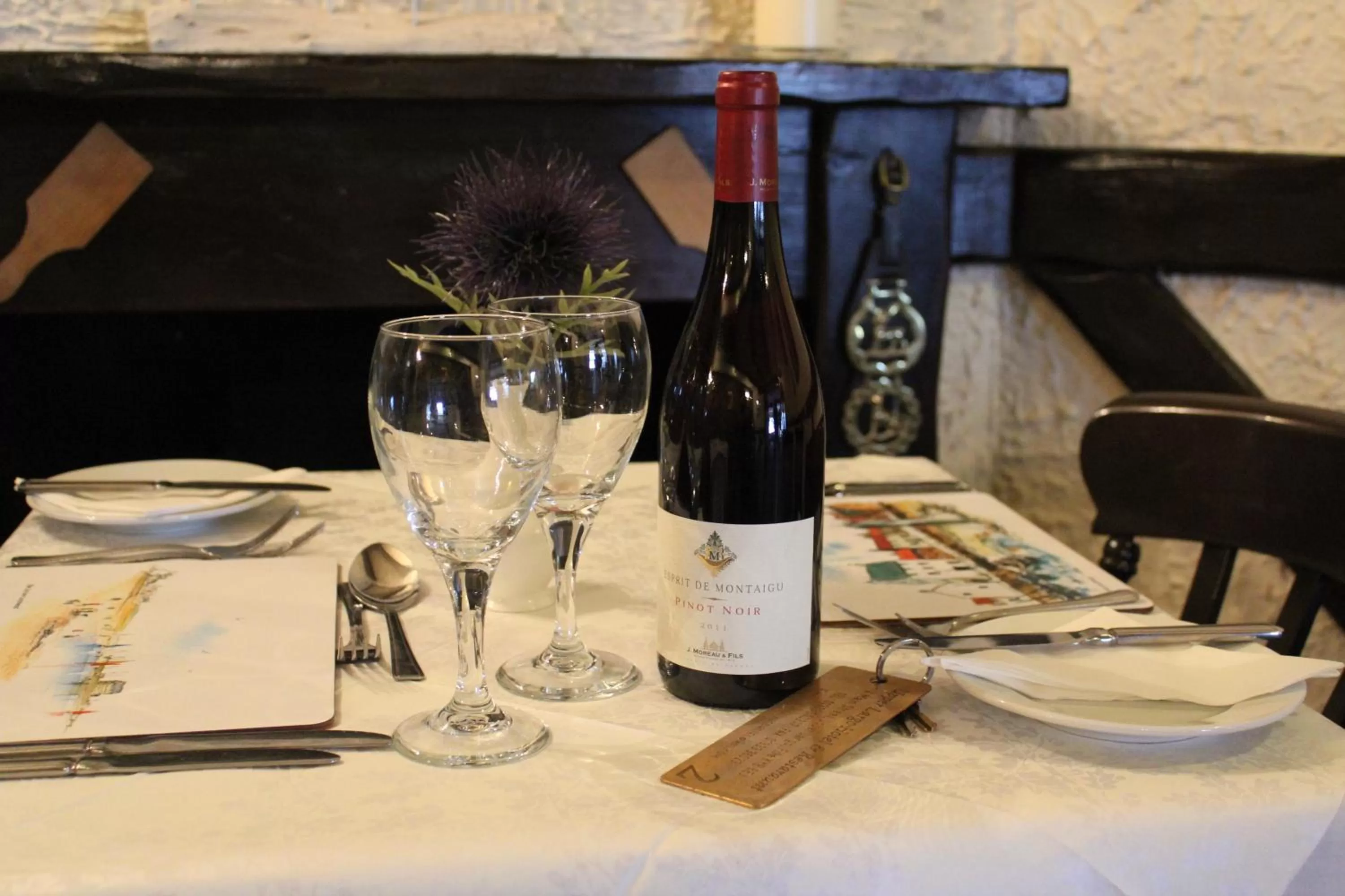 Food and drinks in The Upper Largo Hotel & Restaurant