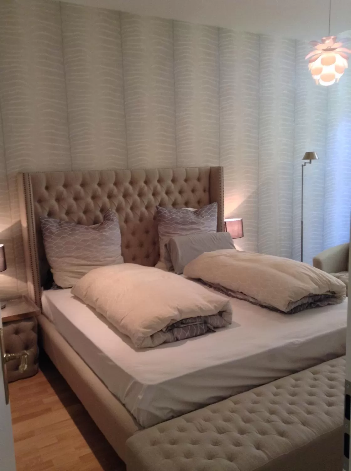 Photo of the whole room, Bed in Carlstadt Suites Düsseldorf