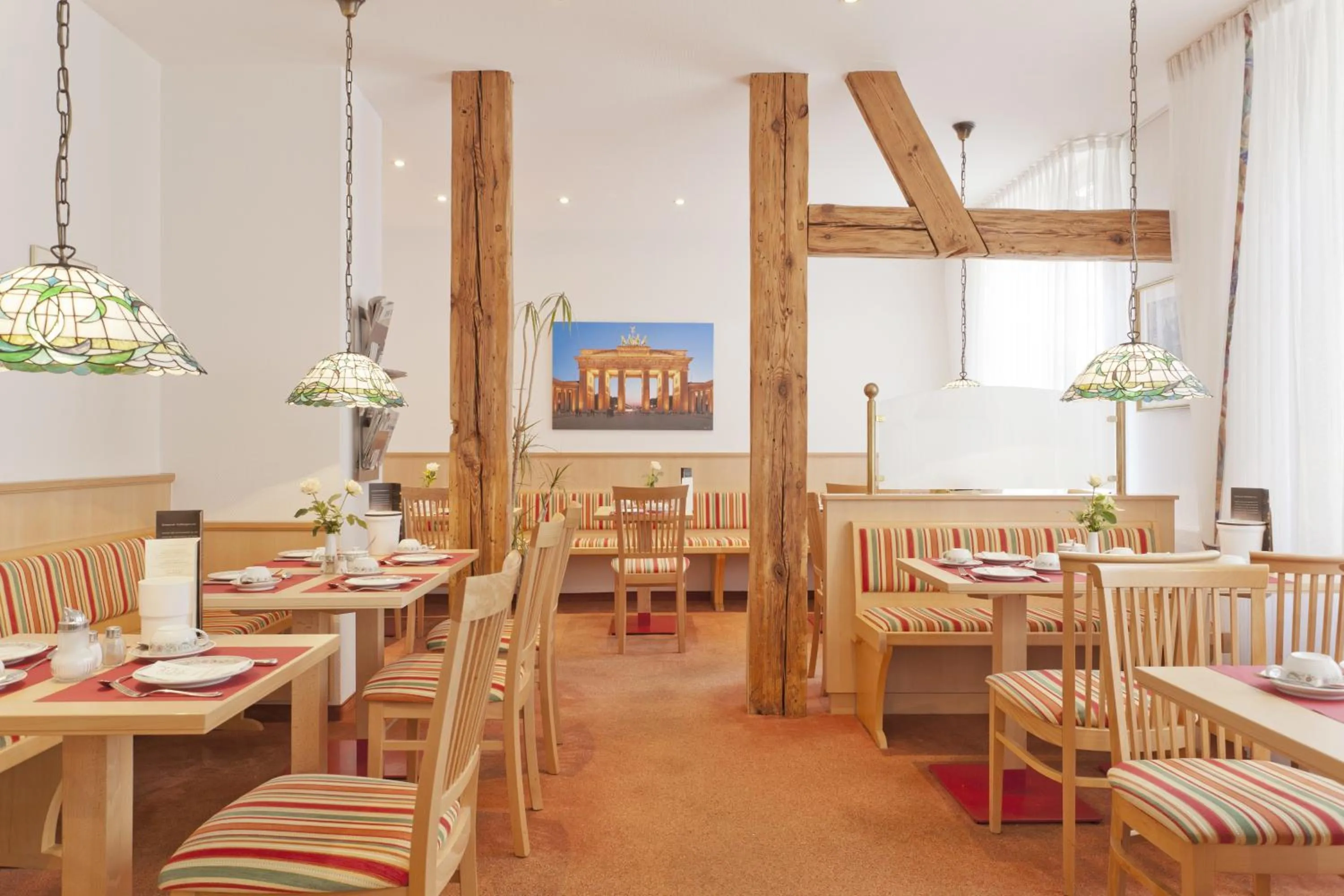 Restaurant/places to eat in Hotel Benn