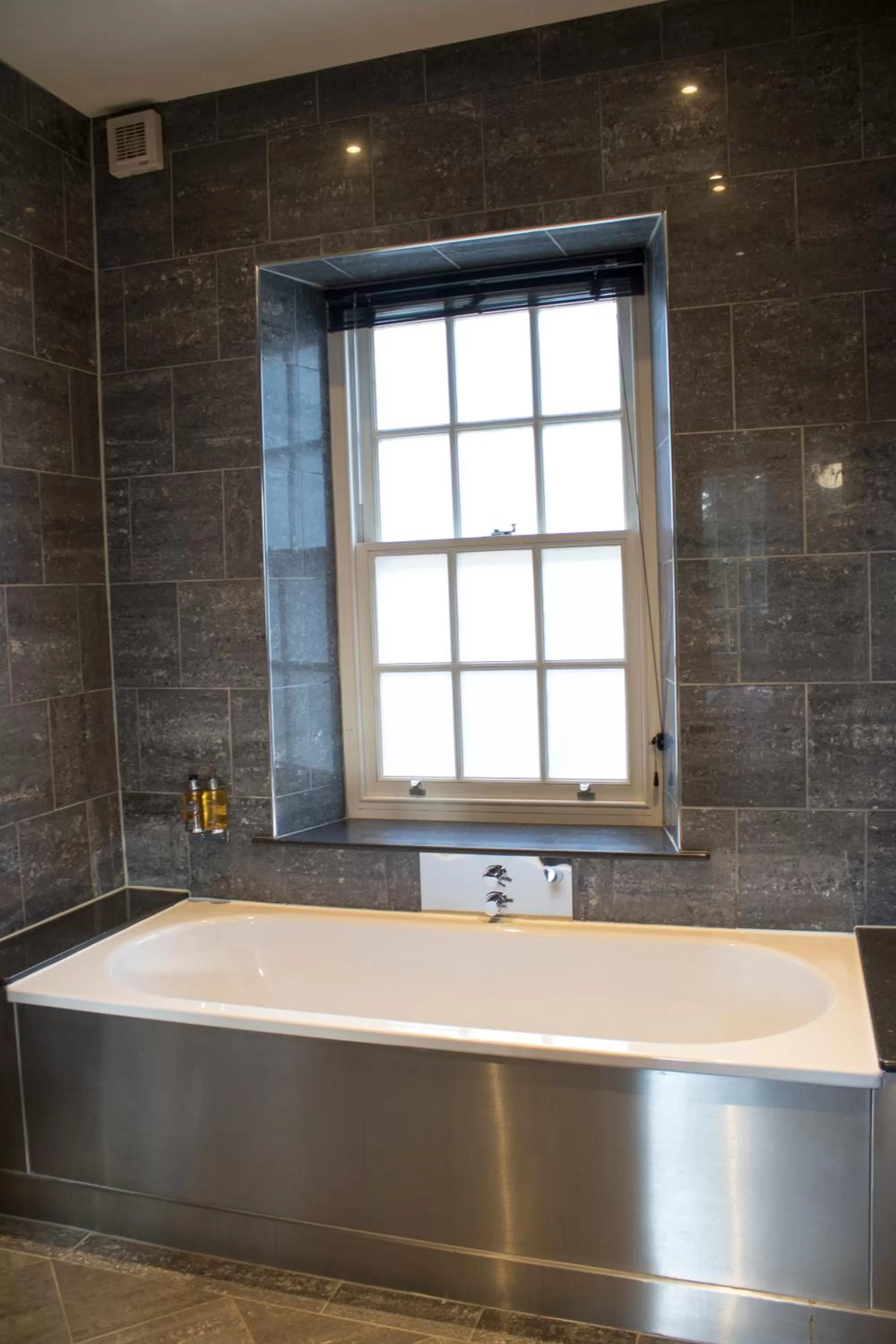 Bathroom in The Cawdor