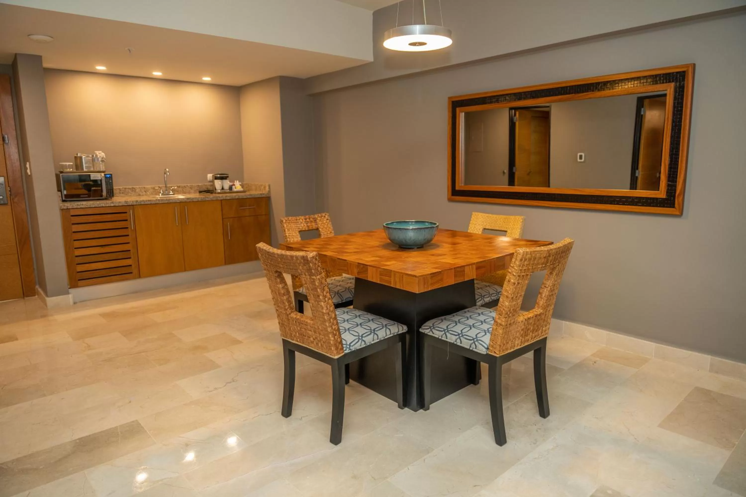 Dining Area in Radisson Hotel Santo Domingo