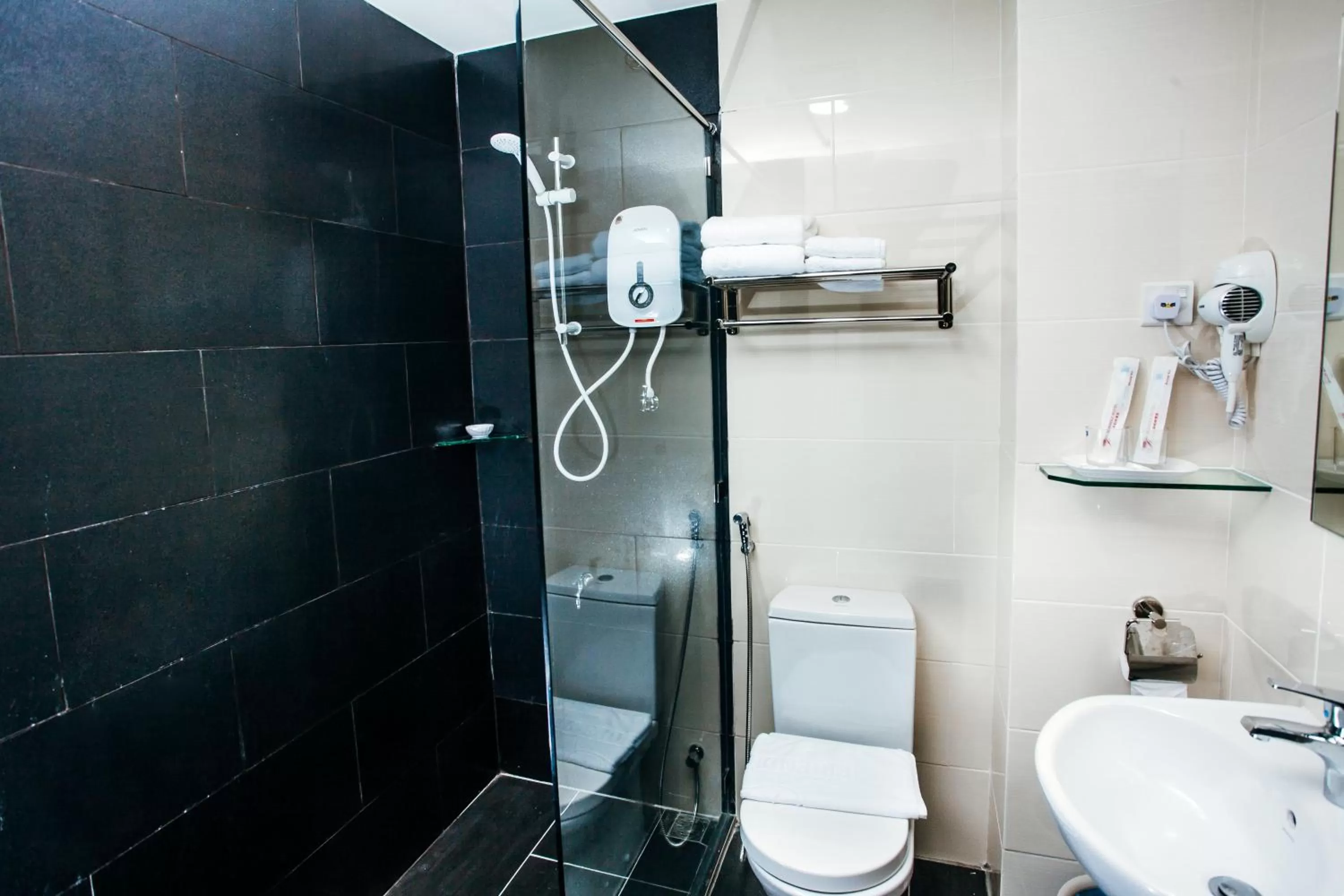 Toilet in Friendly Hotel