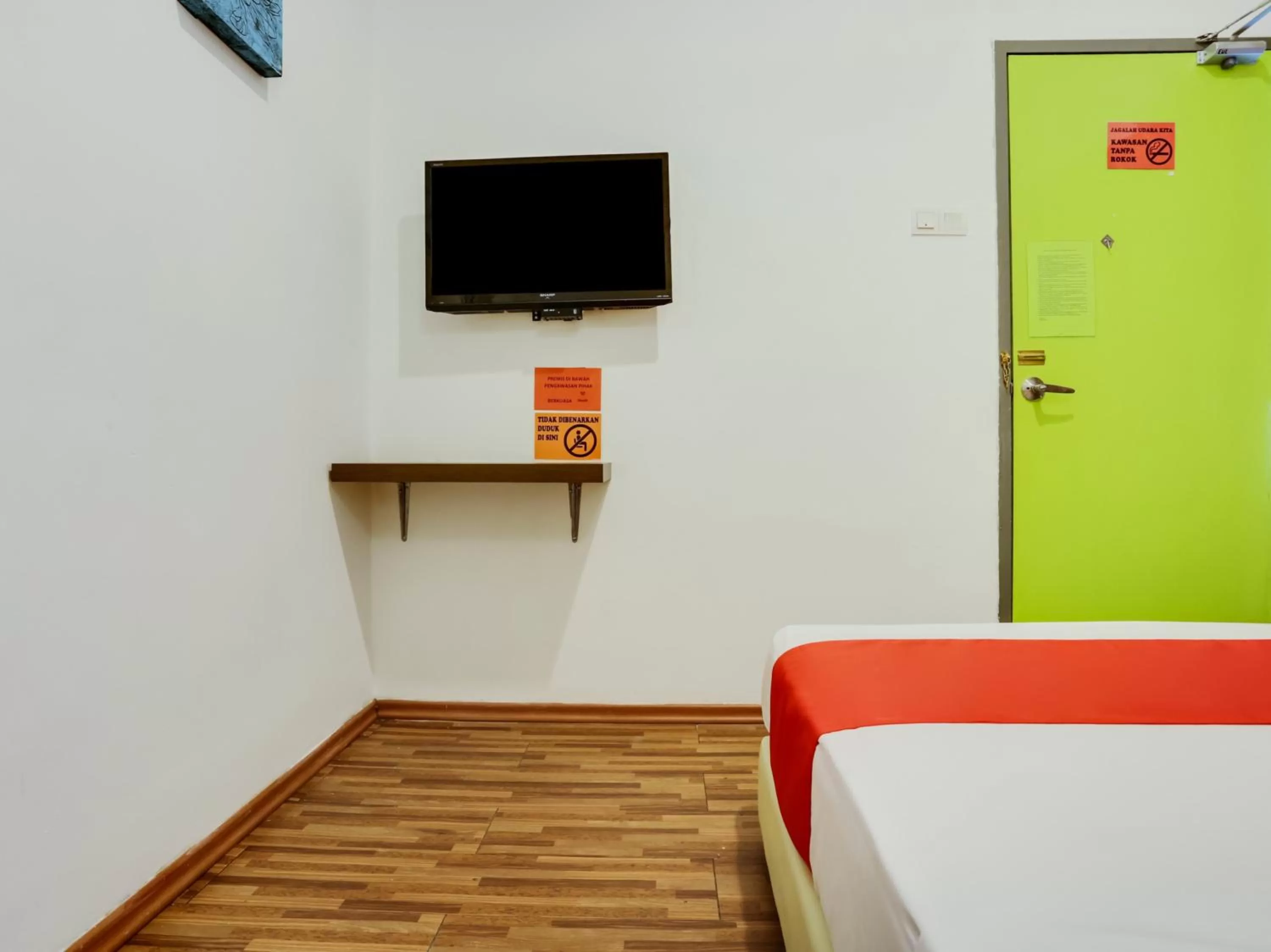 TV and multimedia, TV/Entertainment Center in OYO 89617 Selesa View