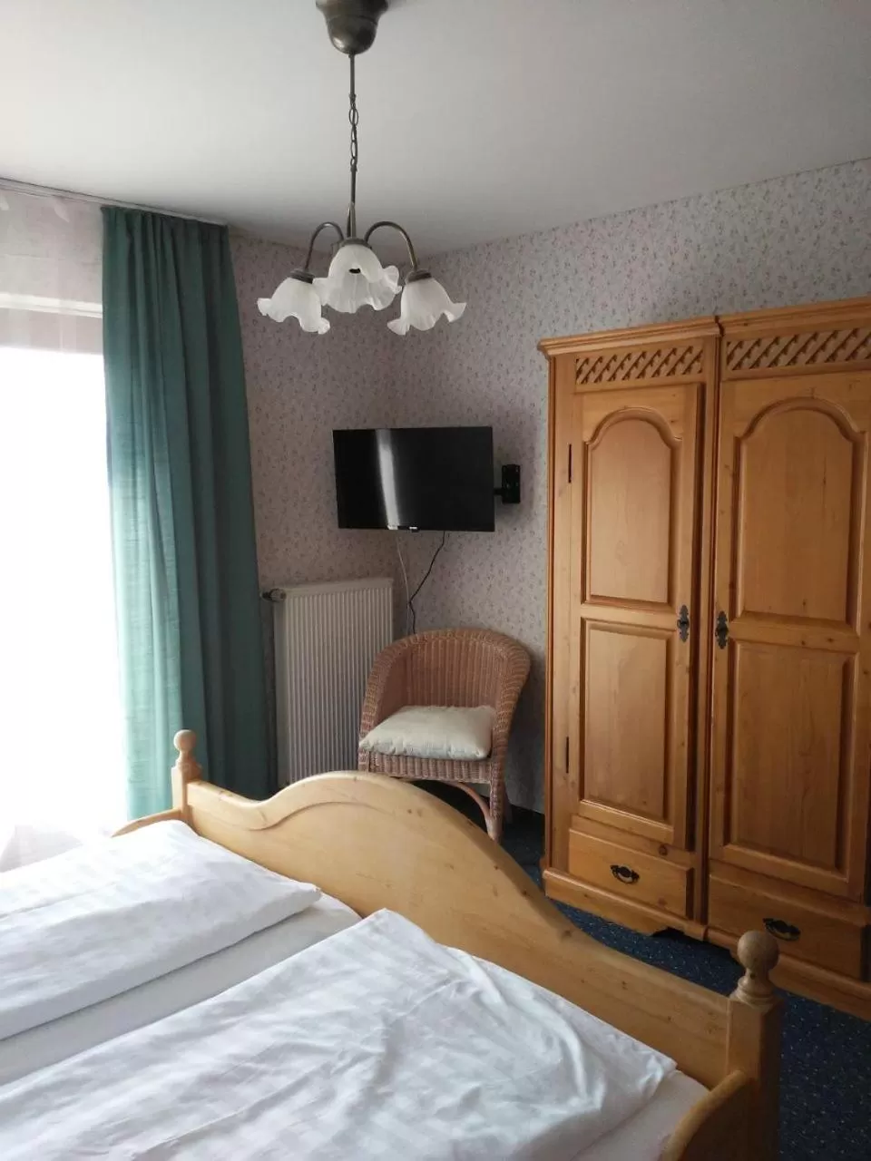 TV/Entertainment Center in Zum Lahnfelsen