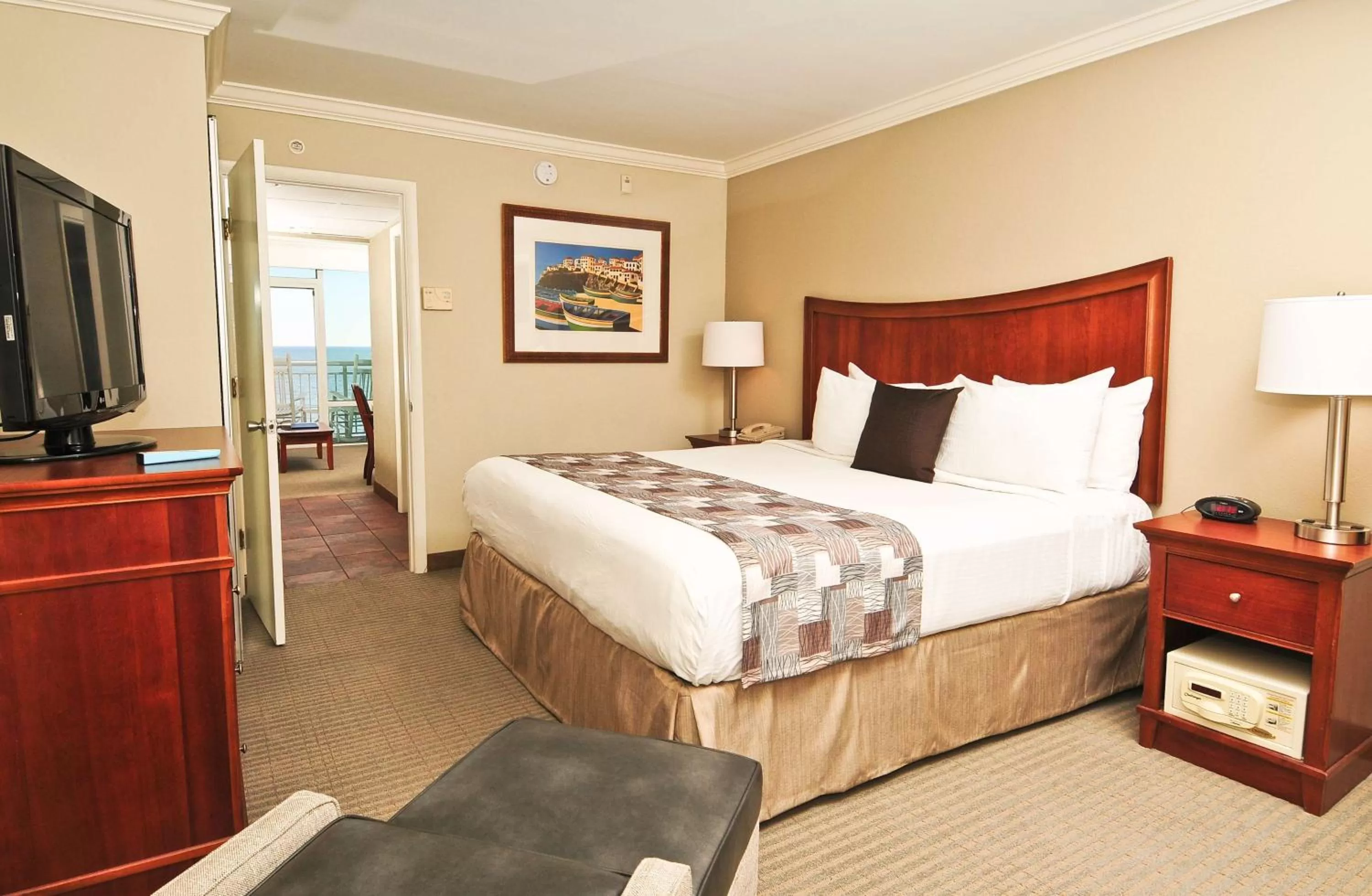 Photo of the whole room, Bed in The Sandbar Hotel, Trademark Collection by Wyndham