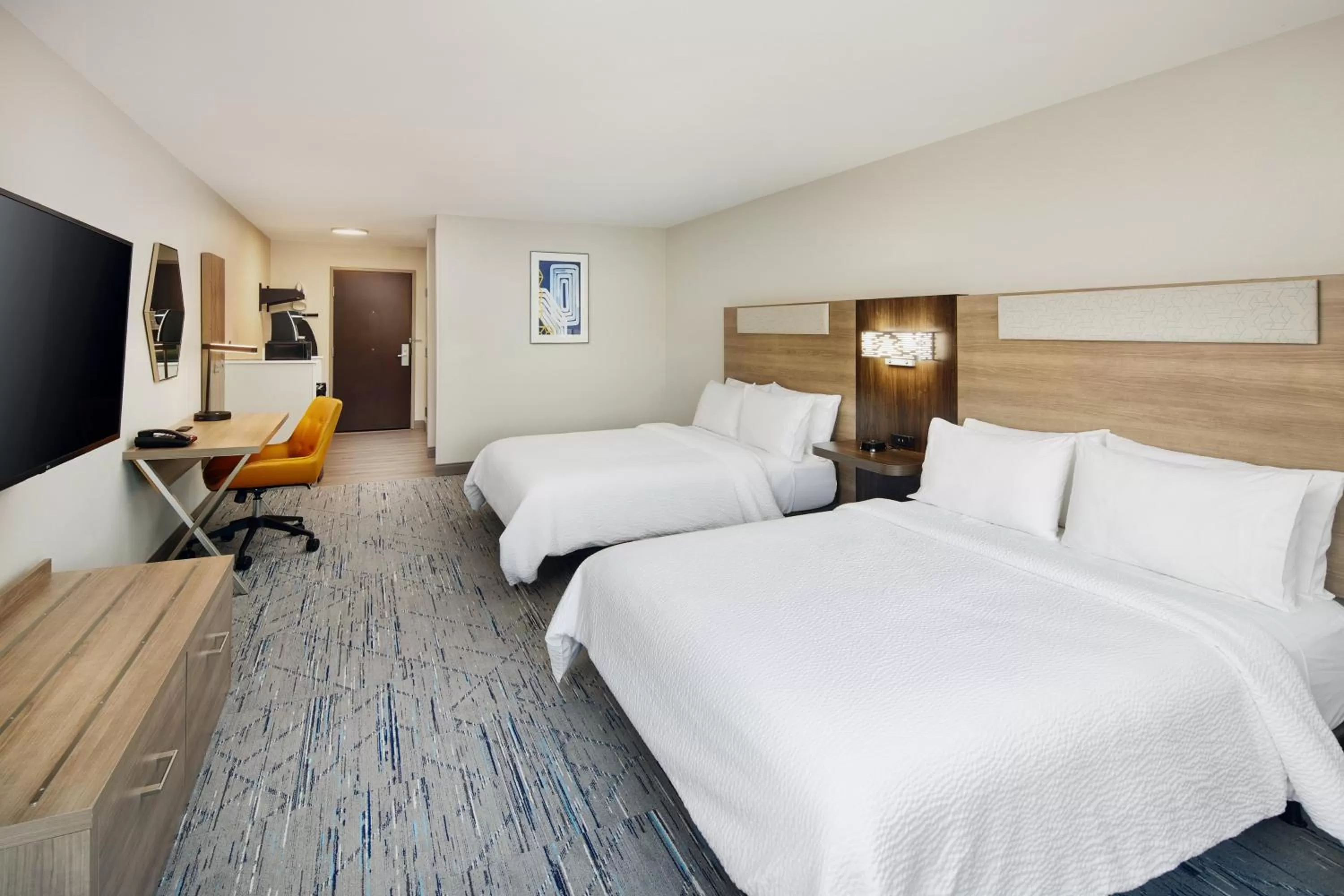 Photo of the whole room, Bed in Holiday Inn Express & Suites Bridgeport by IHG
