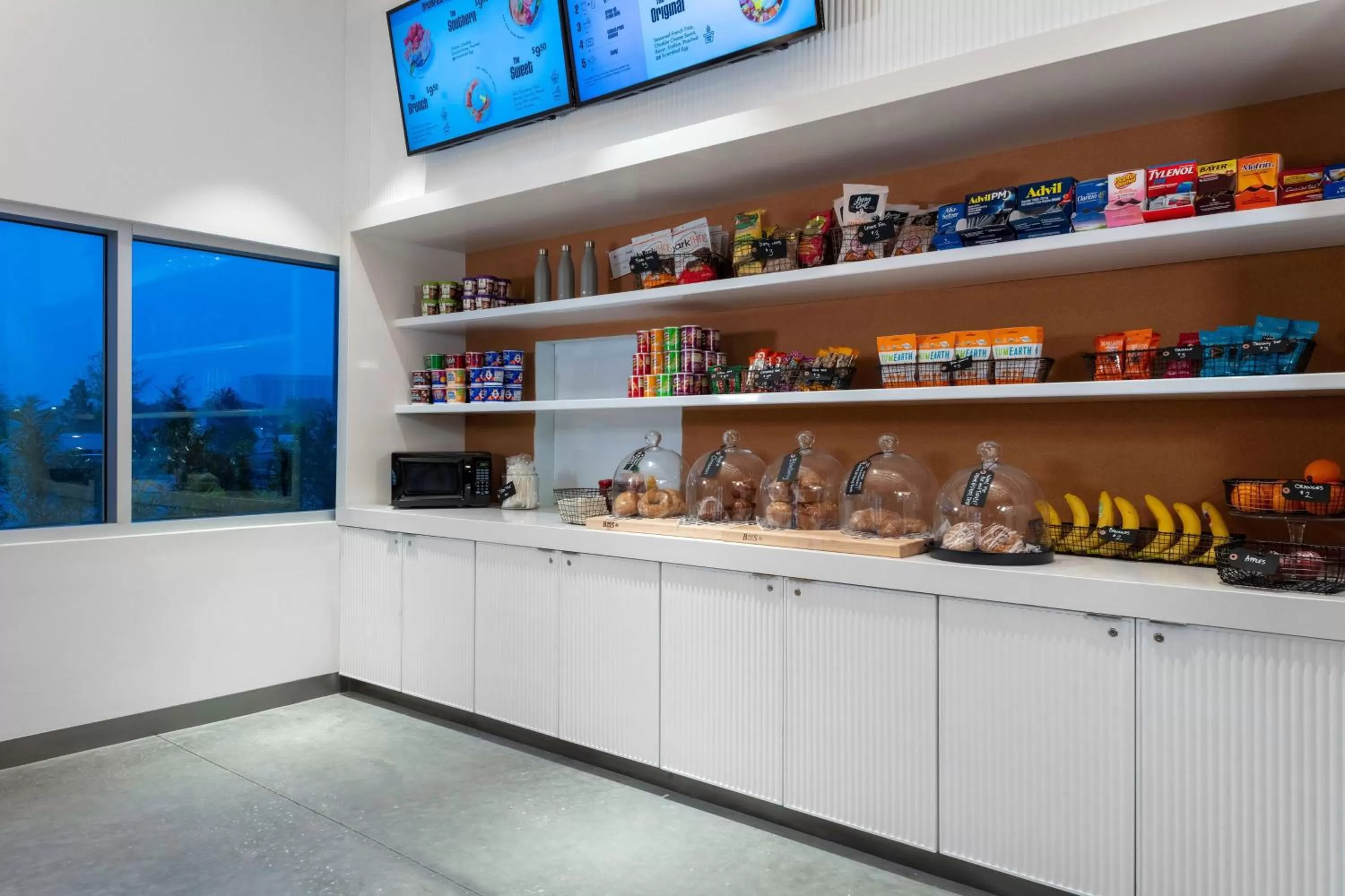 Restaurant/places to eat in Aloft Orlando Lake Buena Vista