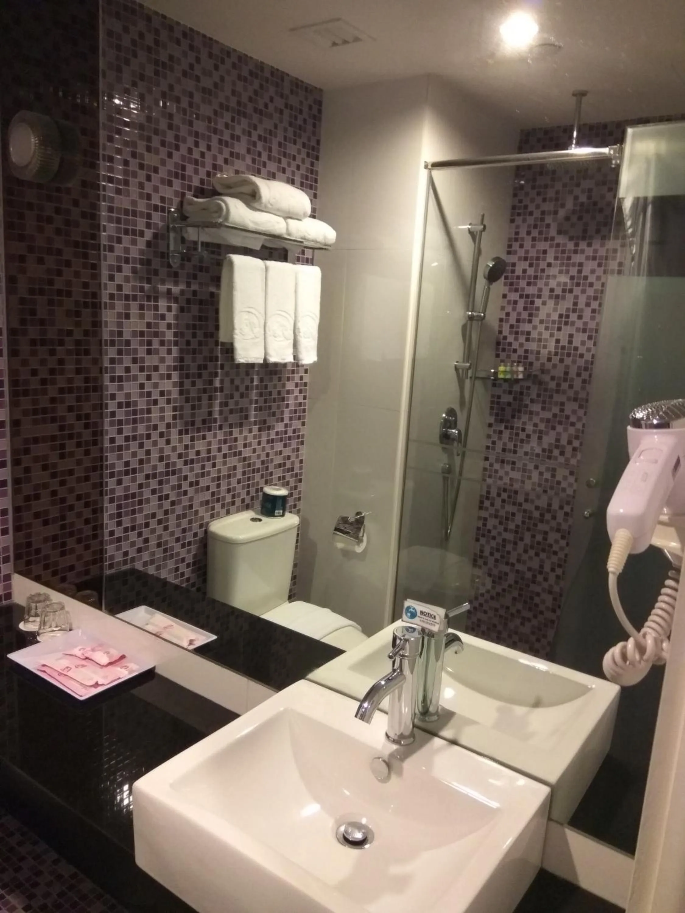 Bathroom in Hotel Re! @ Pearl's Hill