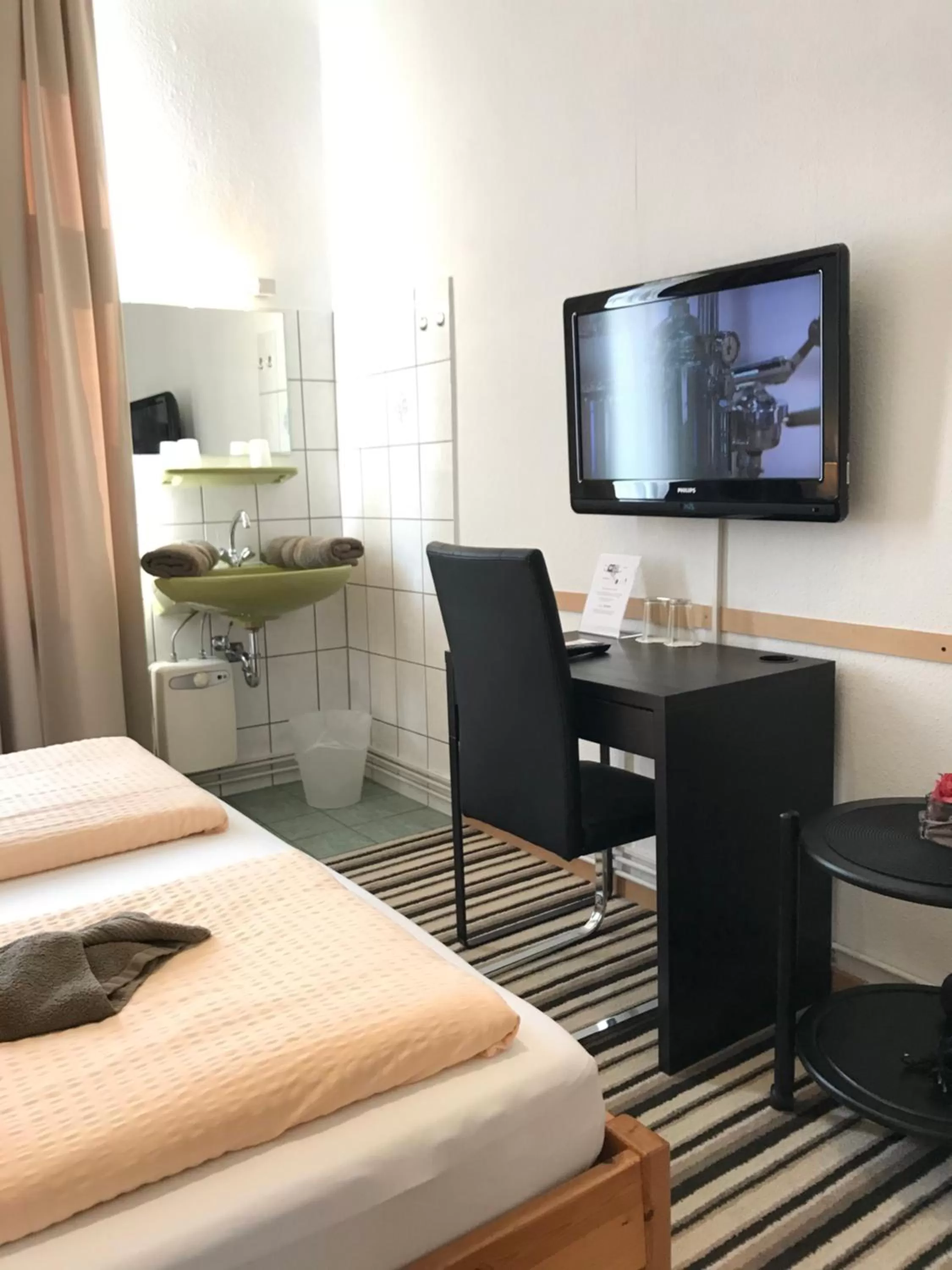 Seating area, Bed in Hotel Antoni