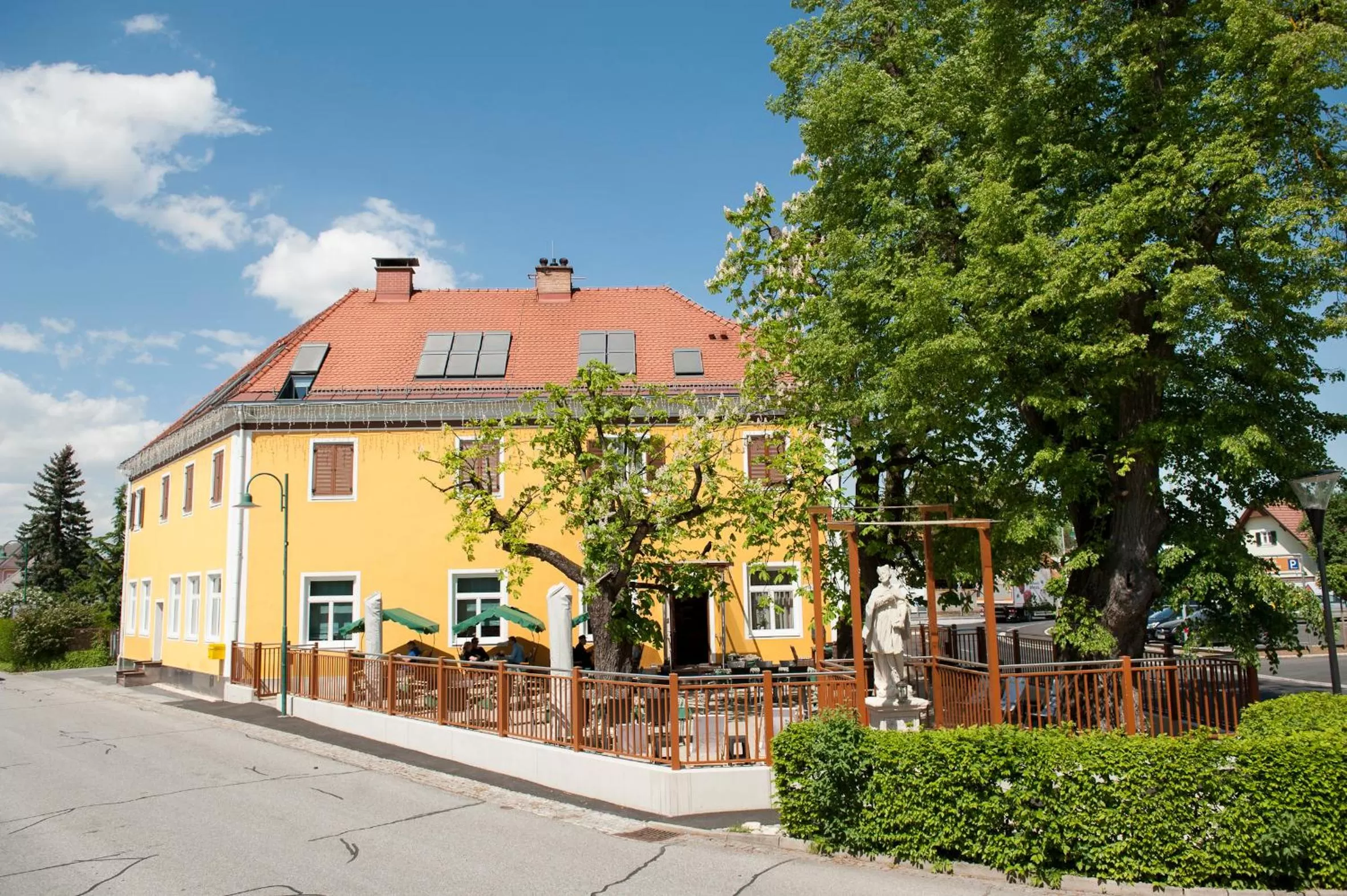 Facade/entrance, Property Building in Hotel Guidassoni