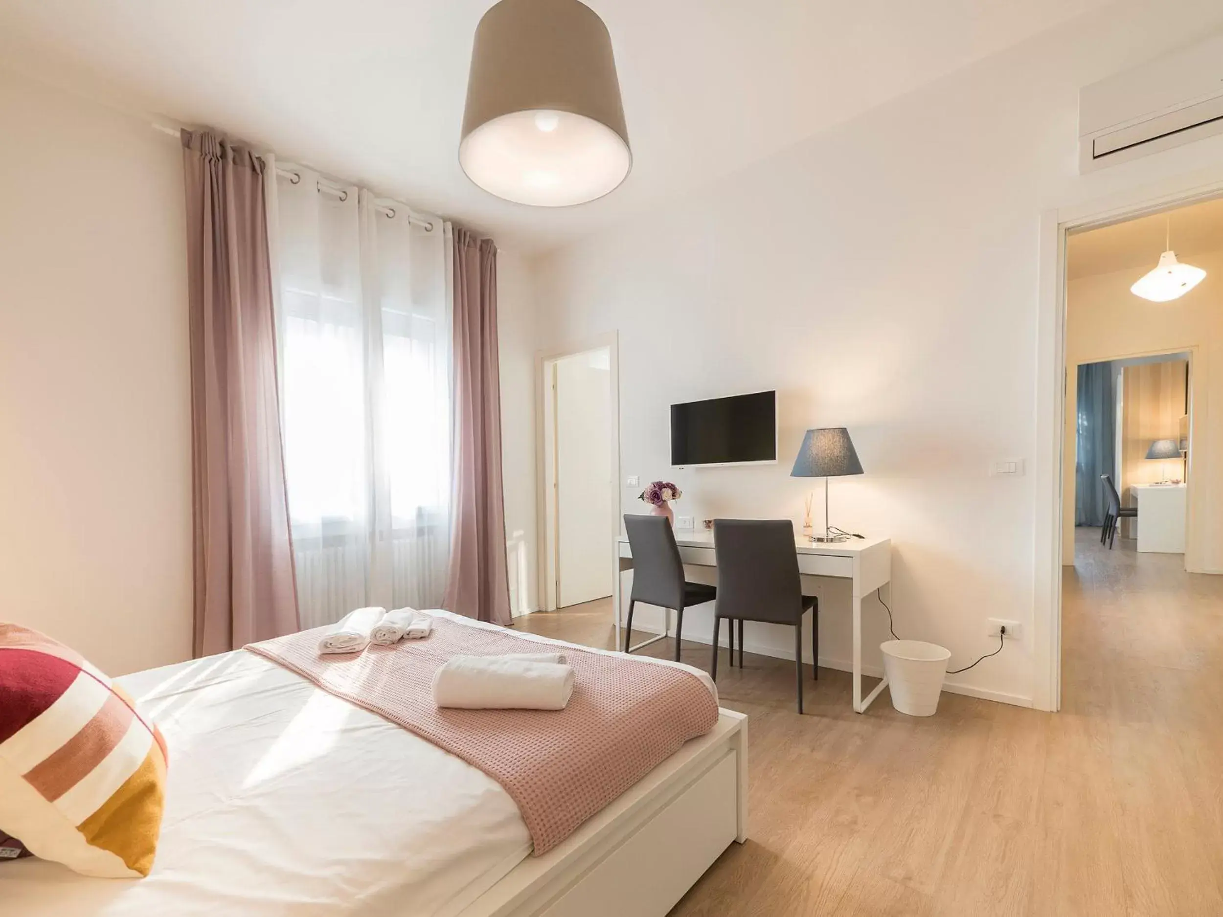 Double Room with Private Bathroom in Villa Due Giardini Double Room with Private Bathroom in Villa Due Giardini