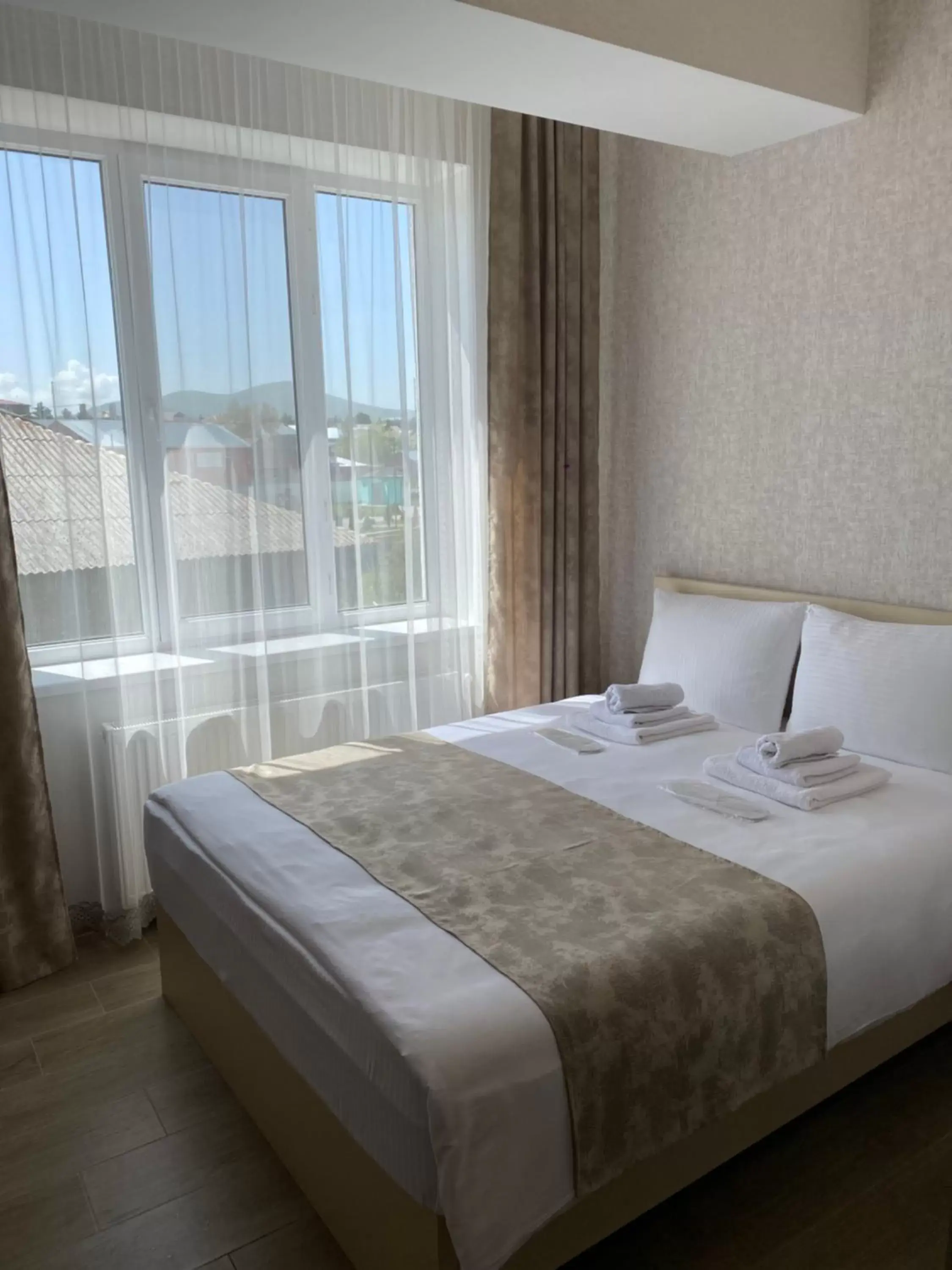 Luxury Quadruple Room in Hotel Sharl Luxury Quadruple Room in Hotel Sharl