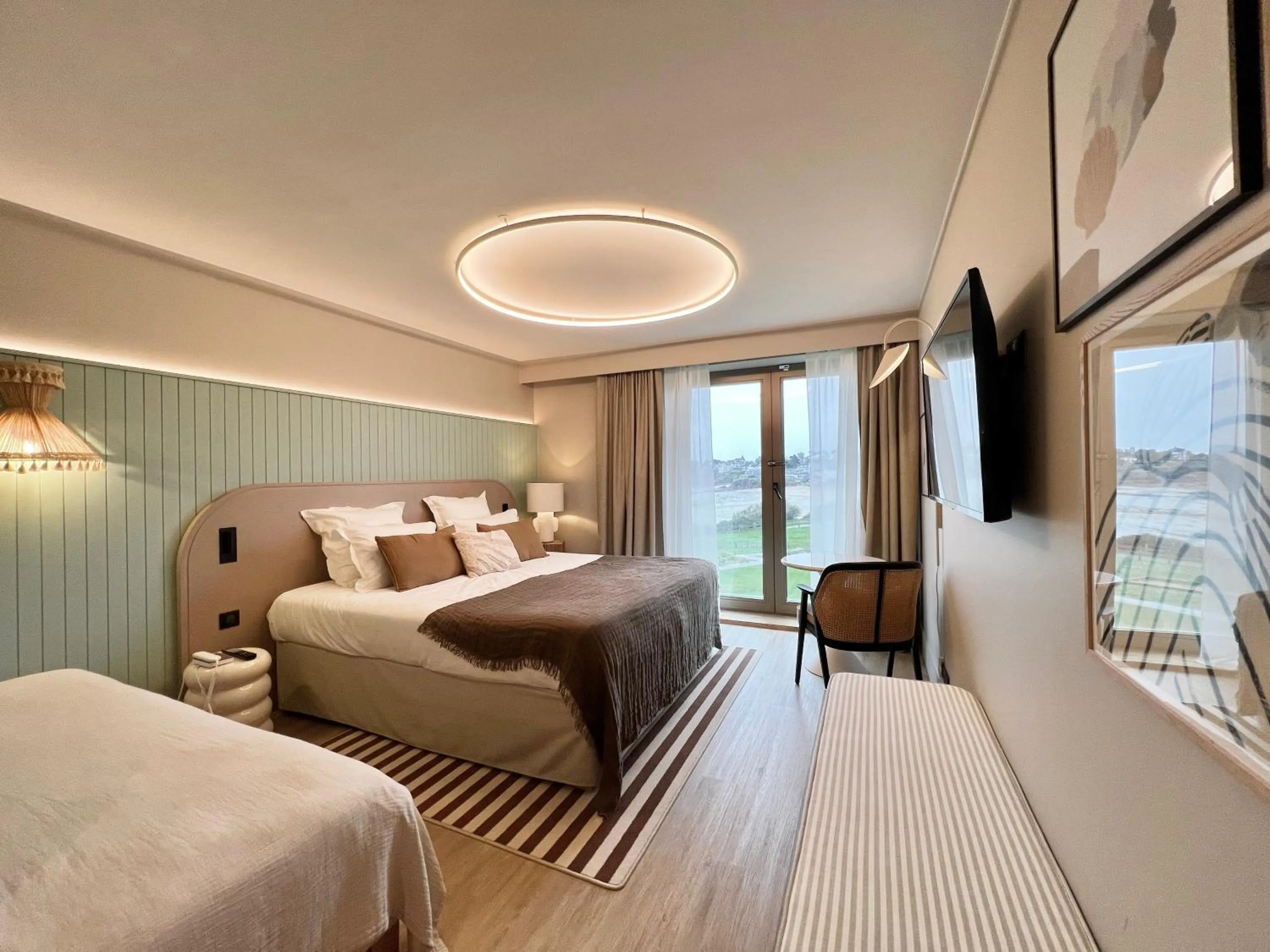 Bed in Emeria Dinard Thalasso Spa