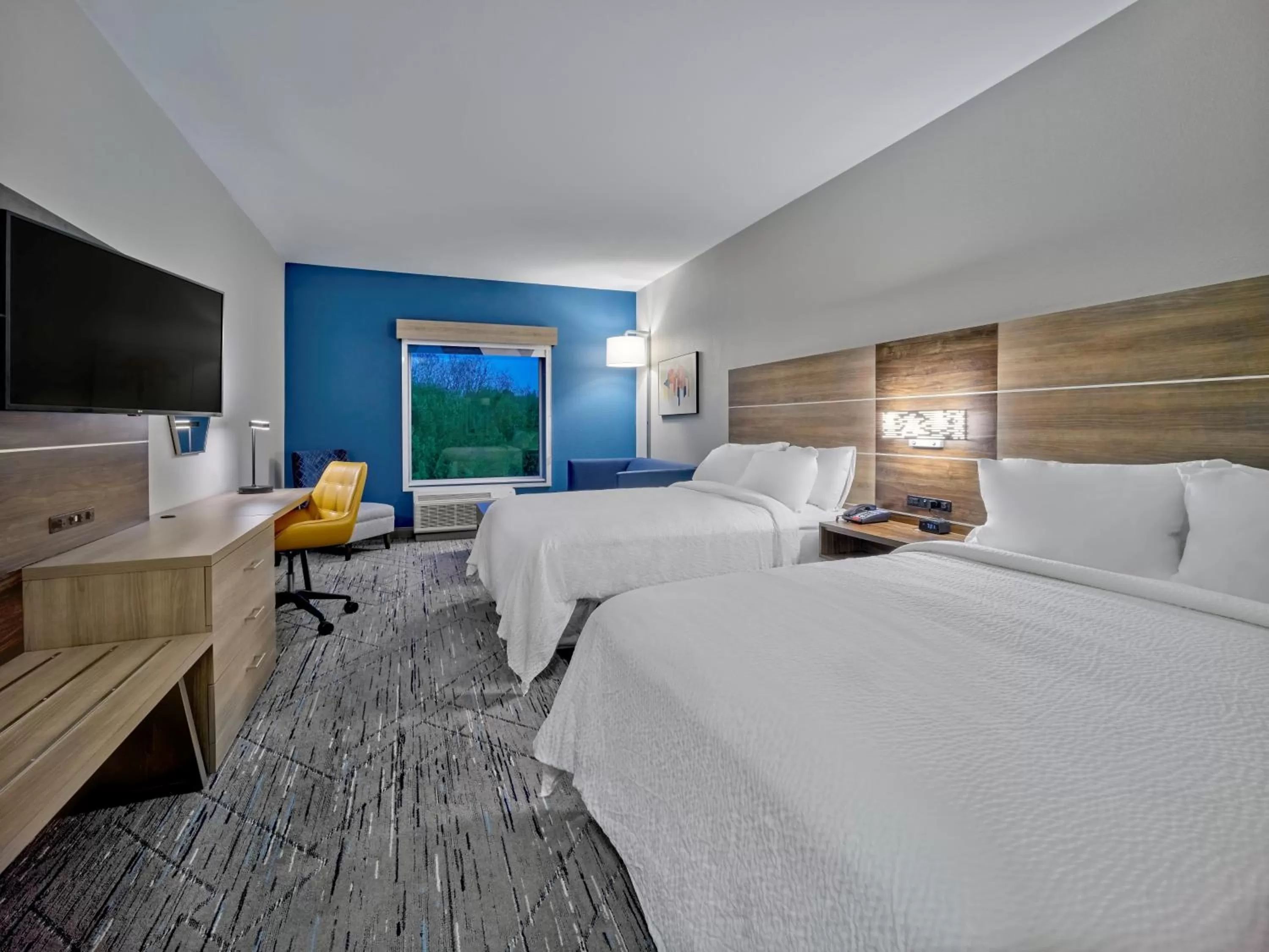 Bed in Holiday Inn Express - Huntsville Space Center by IHG