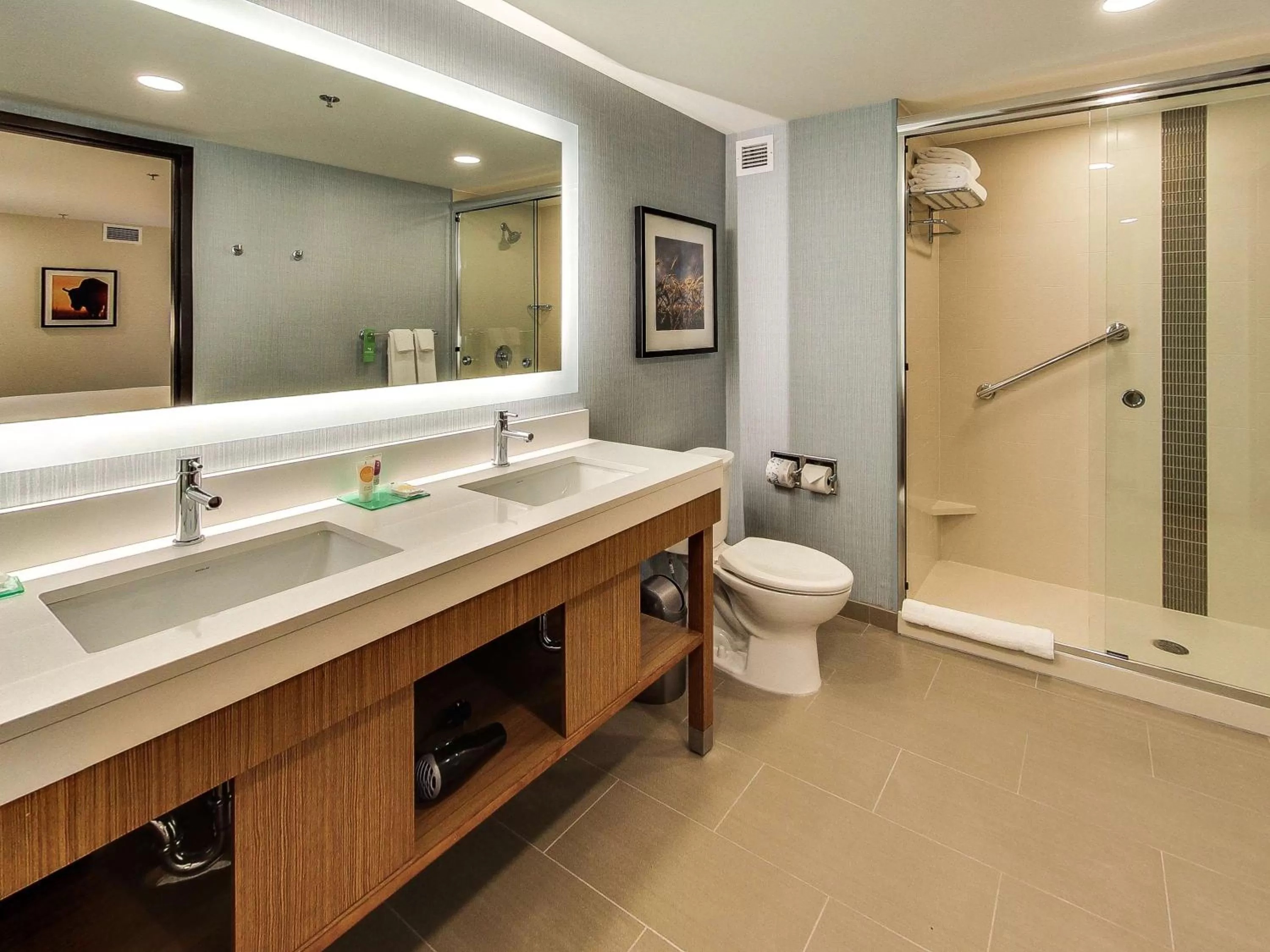 Photo of the whole room in Hyatt Place Edmonton West