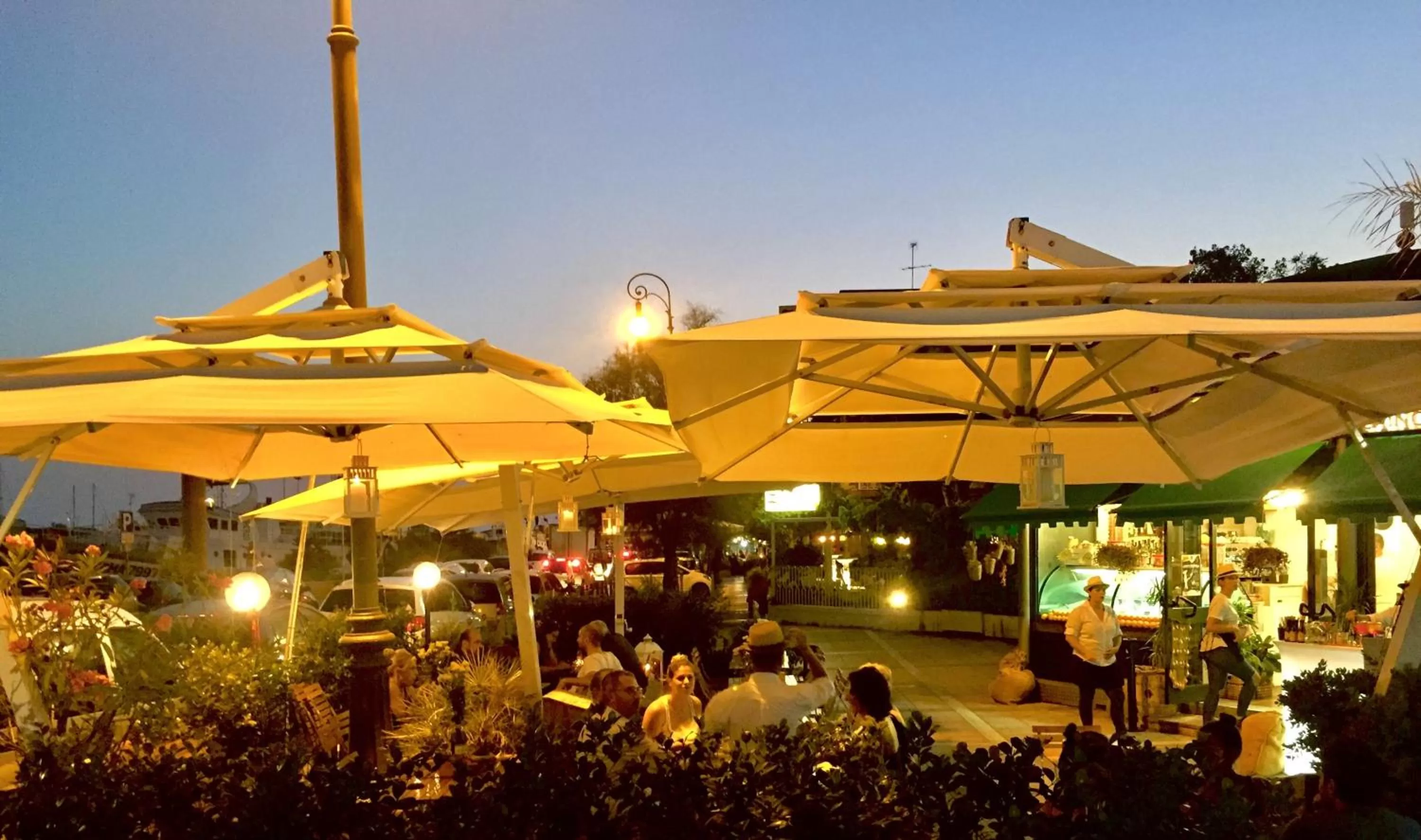 Neighbourhood in Academy Hotel