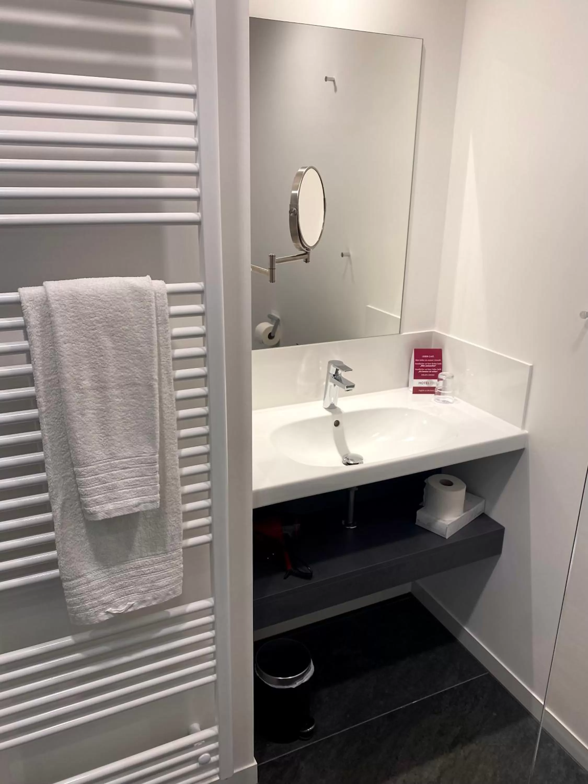 Bathroom in Hotel Wallern Garni