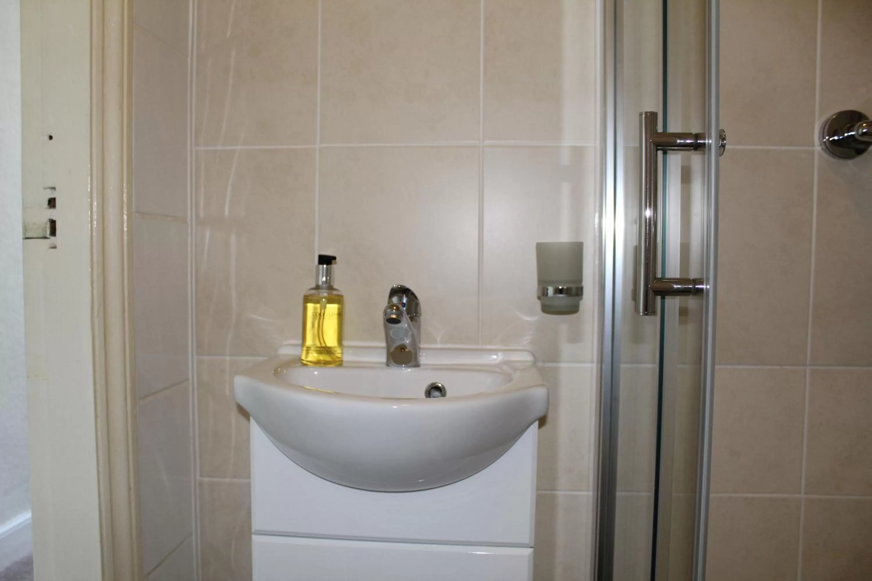 Bathroom in The Bay House Lake View Guest House - Adults Only