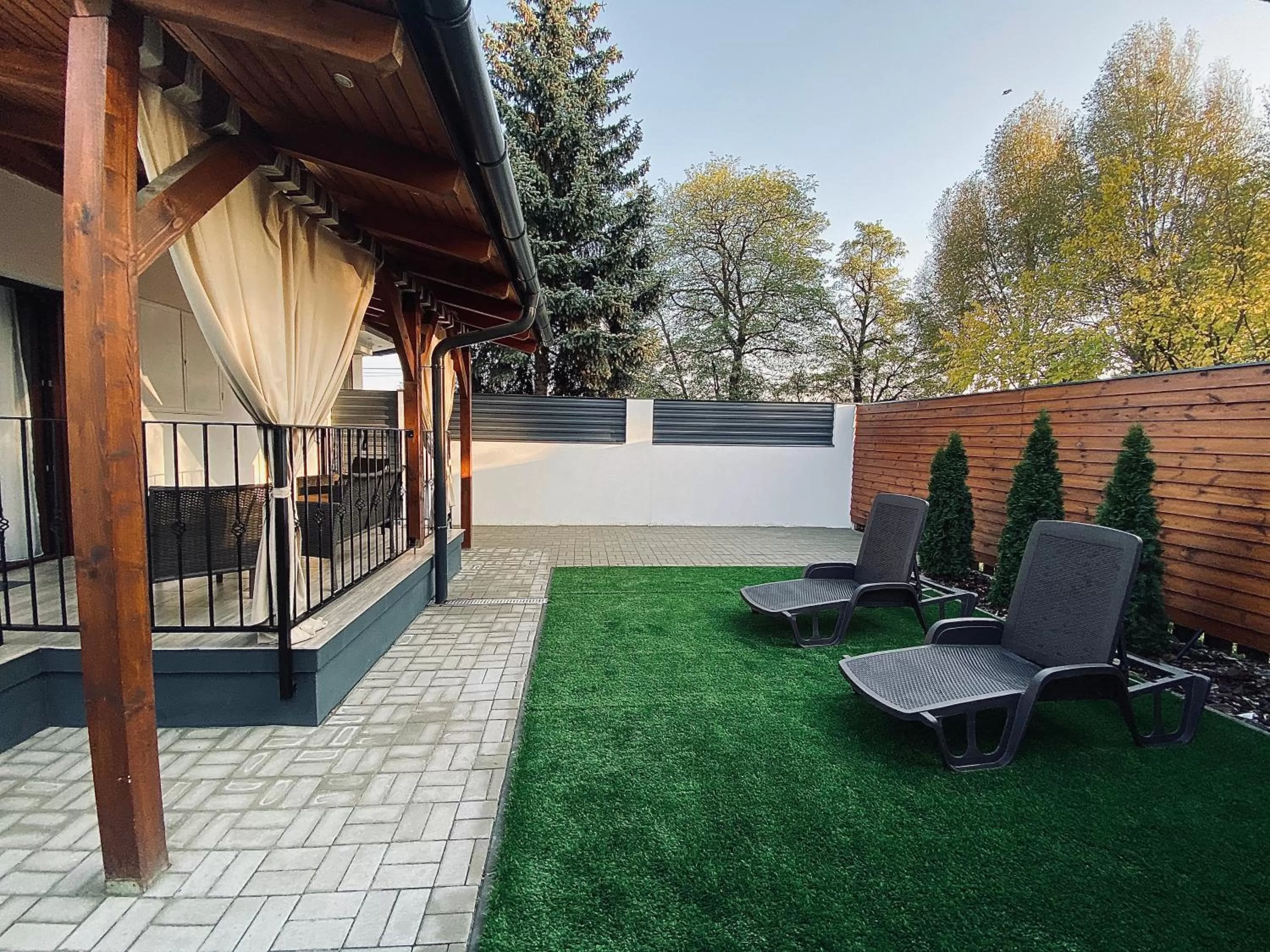 Swimming Pool in Hotel Lotus