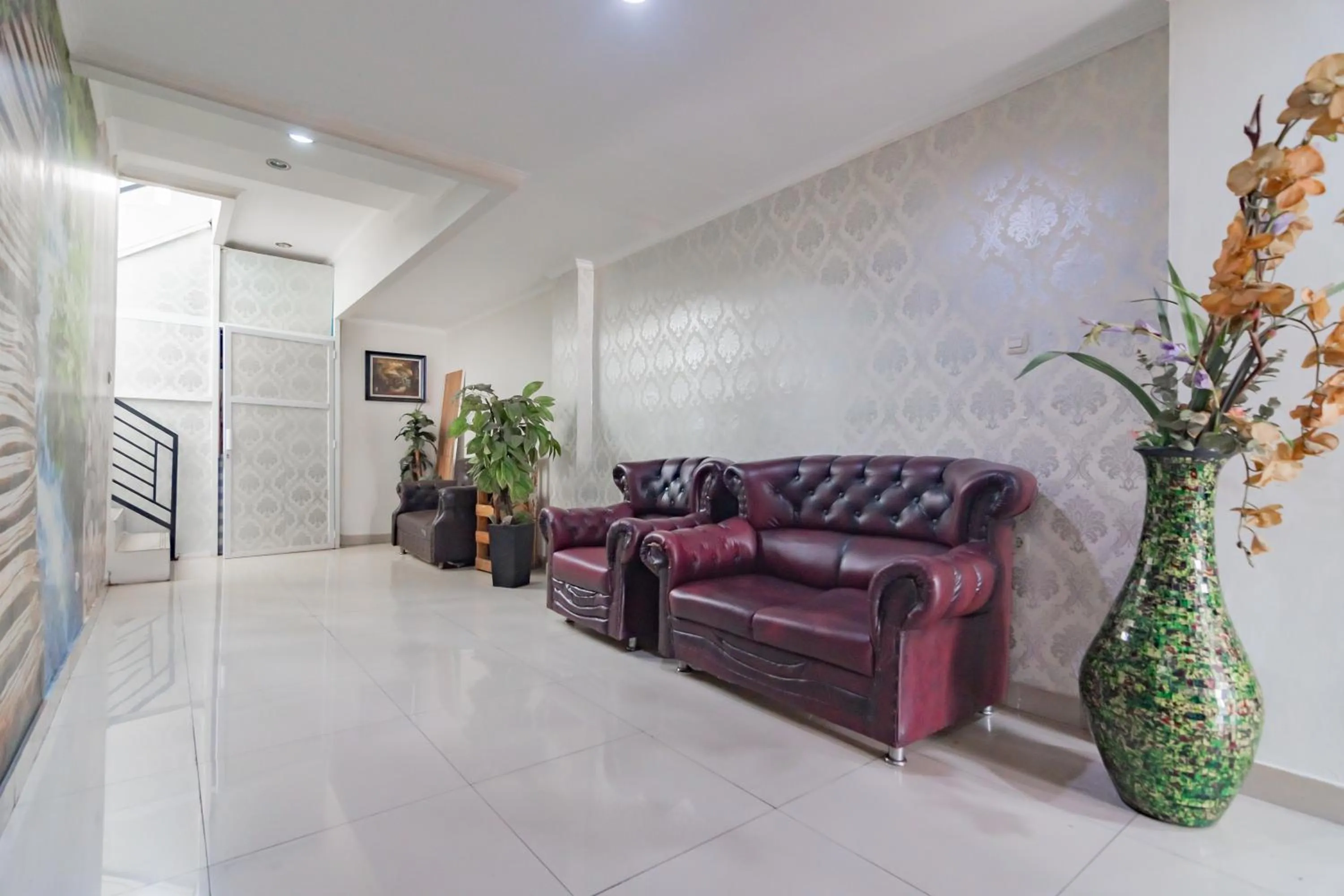 Seating area in RedDoorz near Gedung Sate 2