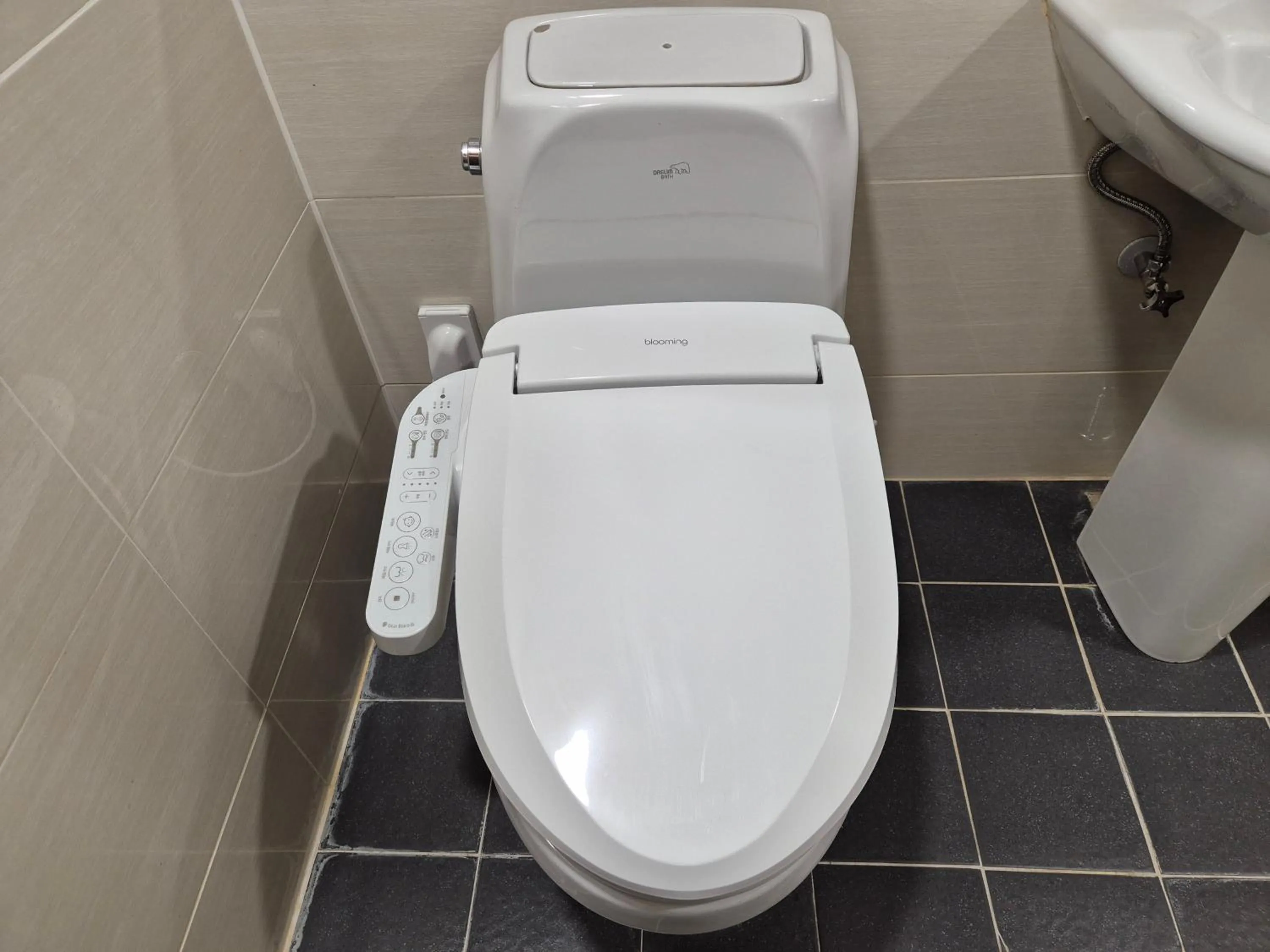 Property building in Gwang Jang Hotel