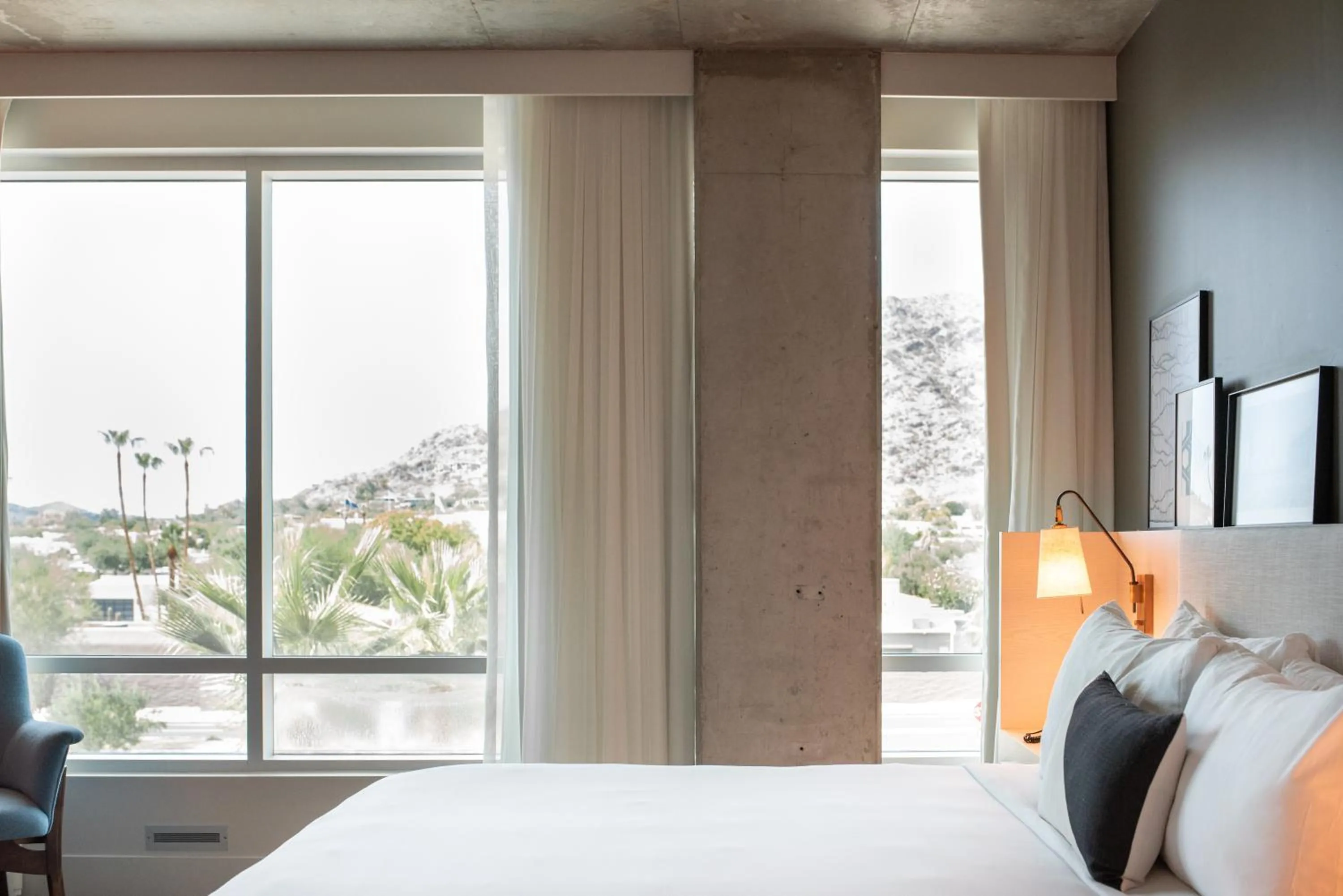 Bed in Mountain Shadows Resort Scottsdale