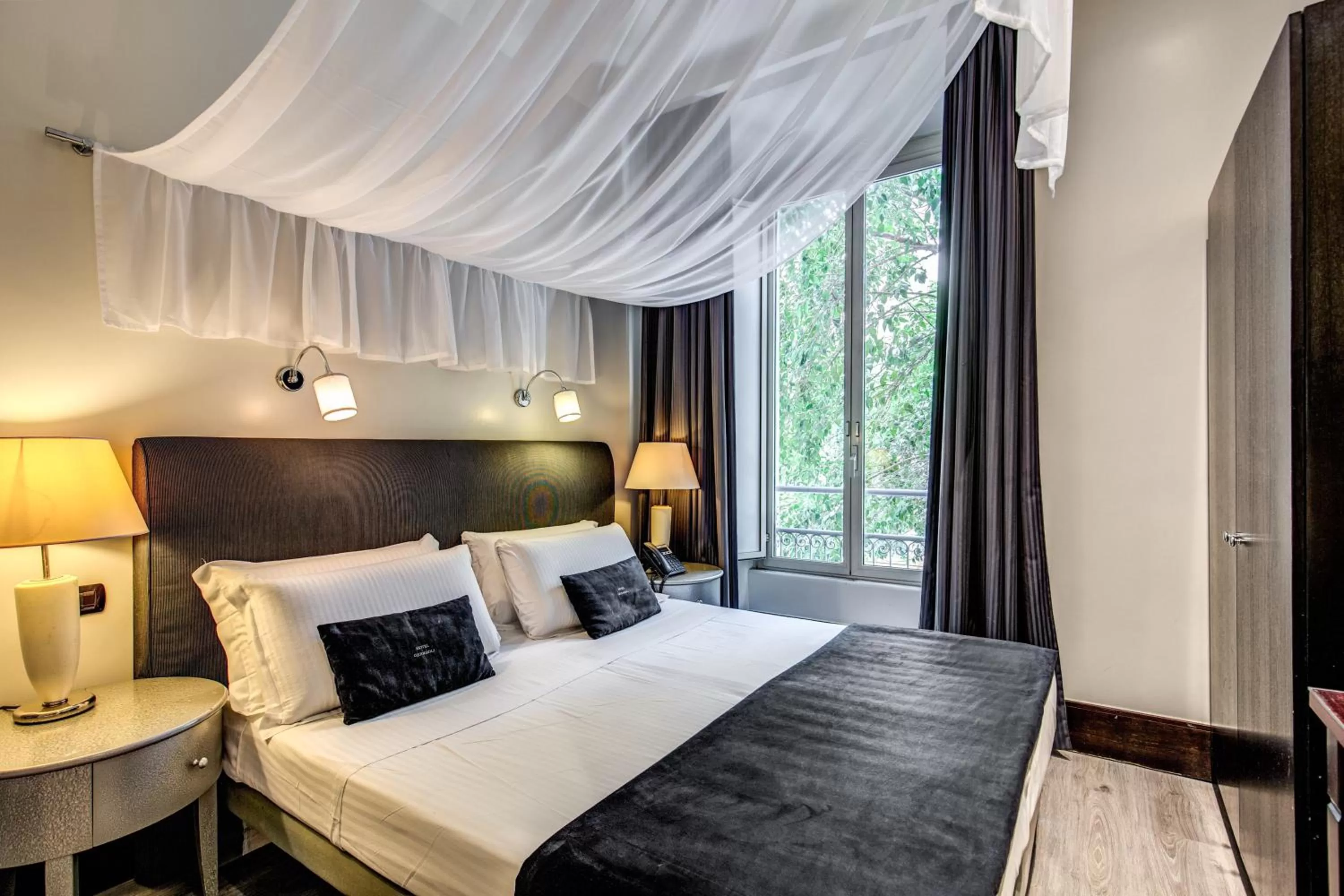 Bed in Hotel Giuggioli