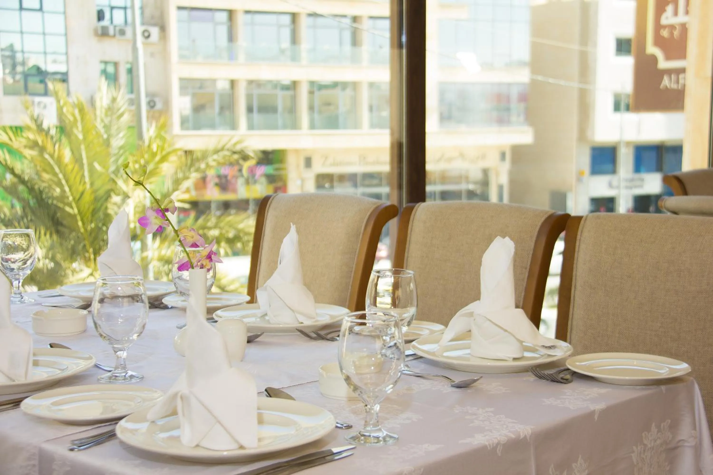 Restaurant/places to eat in Thousand Nights Hotel Amman - فندق ثاوزند نايتس عمان