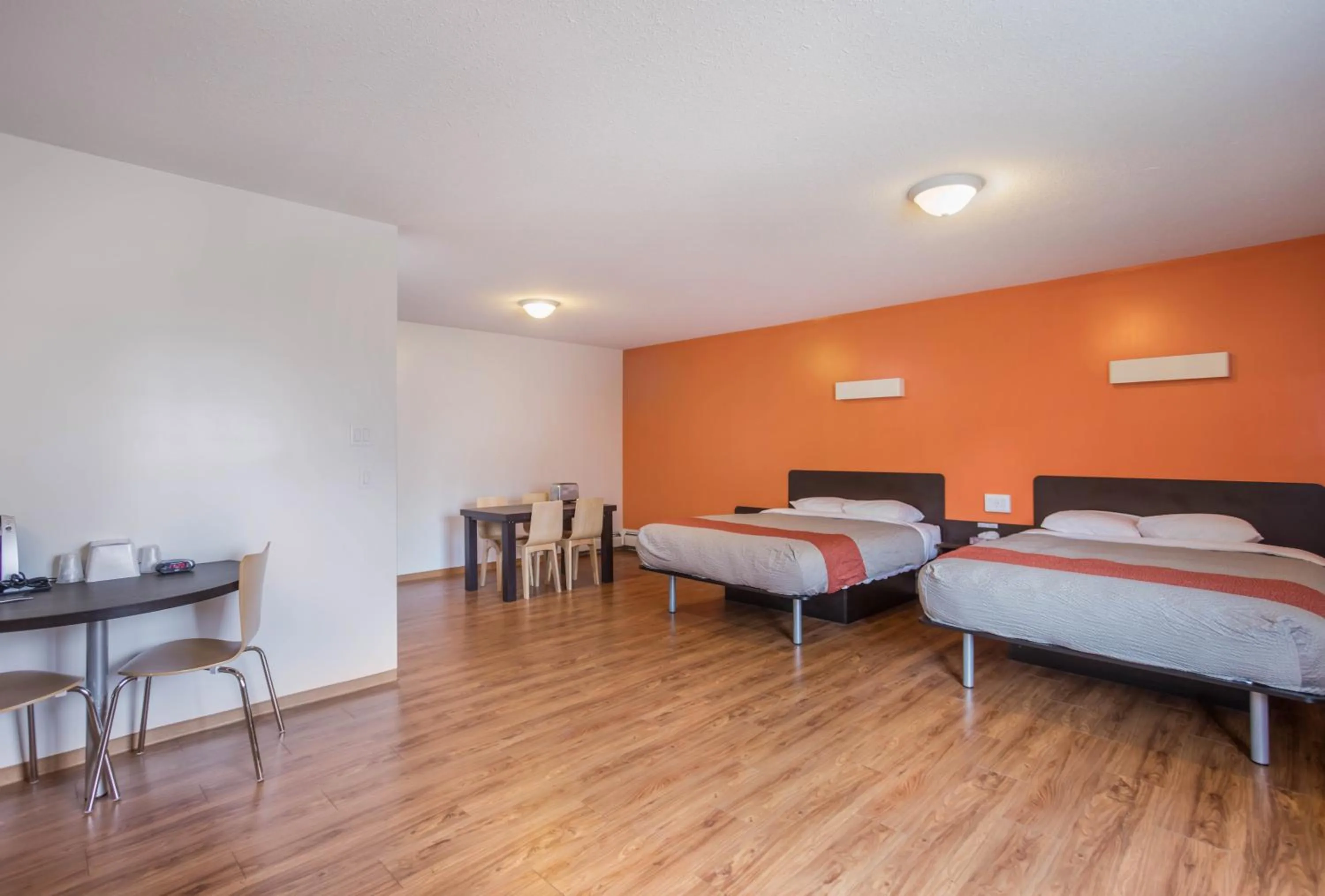 Photo of the whole room in Motel Bo-Camrose, AB