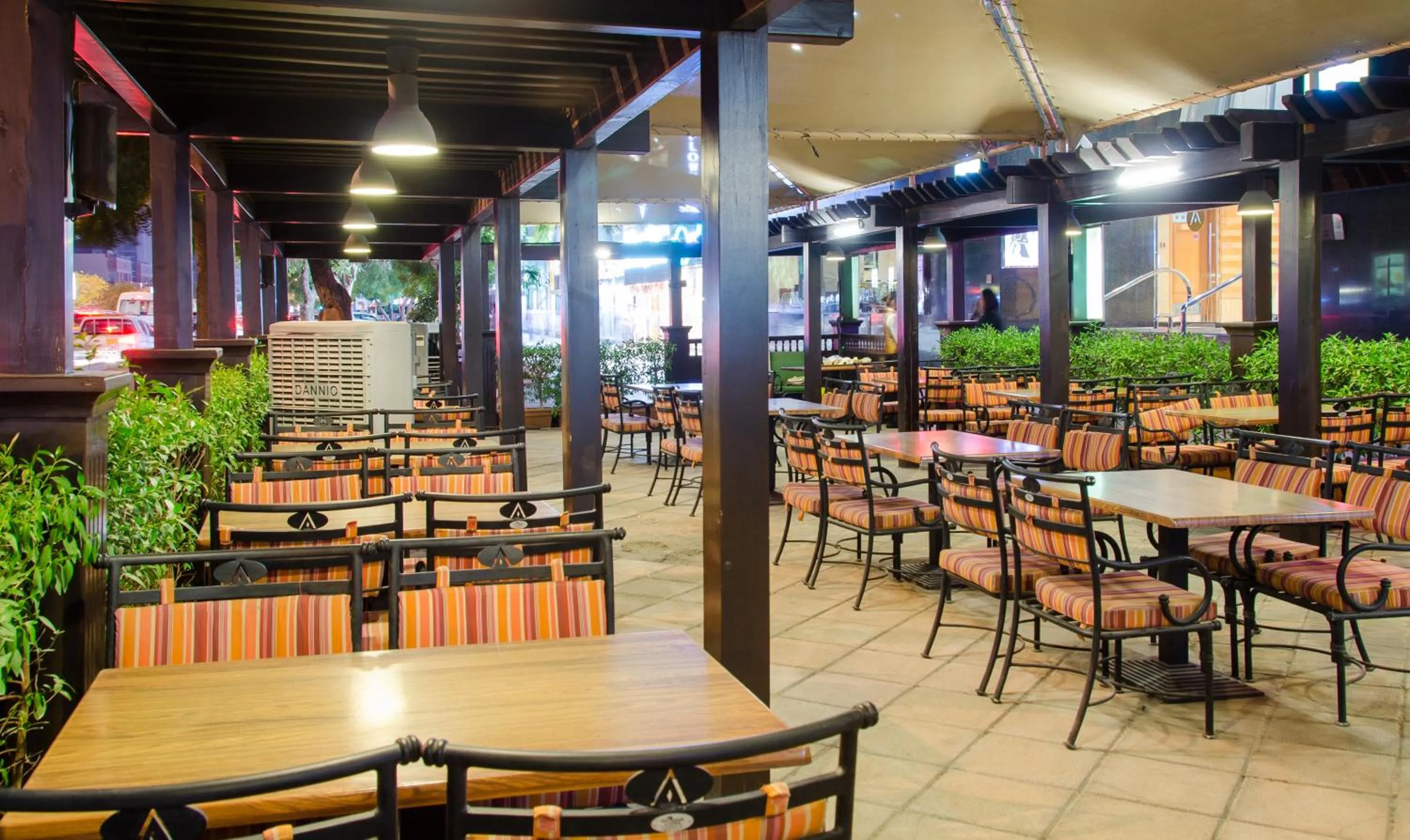 Restaurant/places to eat in Avenue Hotel Dubai