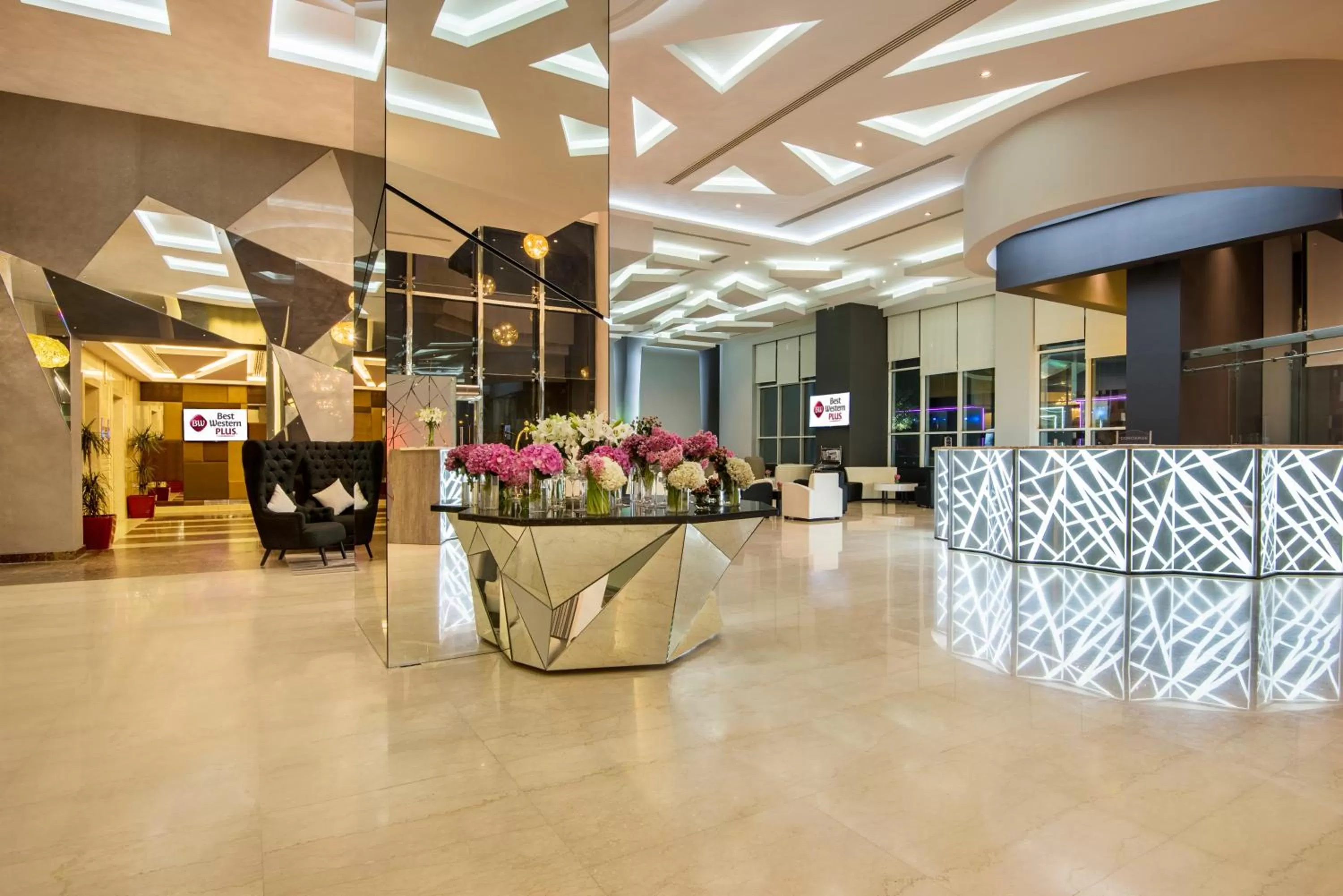 Lobby or reception in Best Western Plus Doha