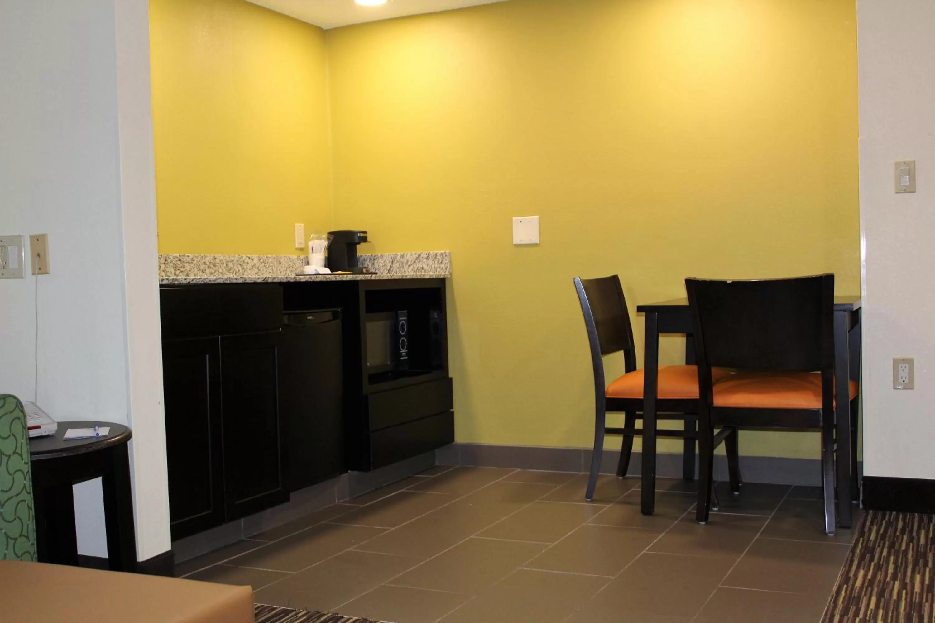 Dining area in Baymont by Wyndham Newark at University of Delaware