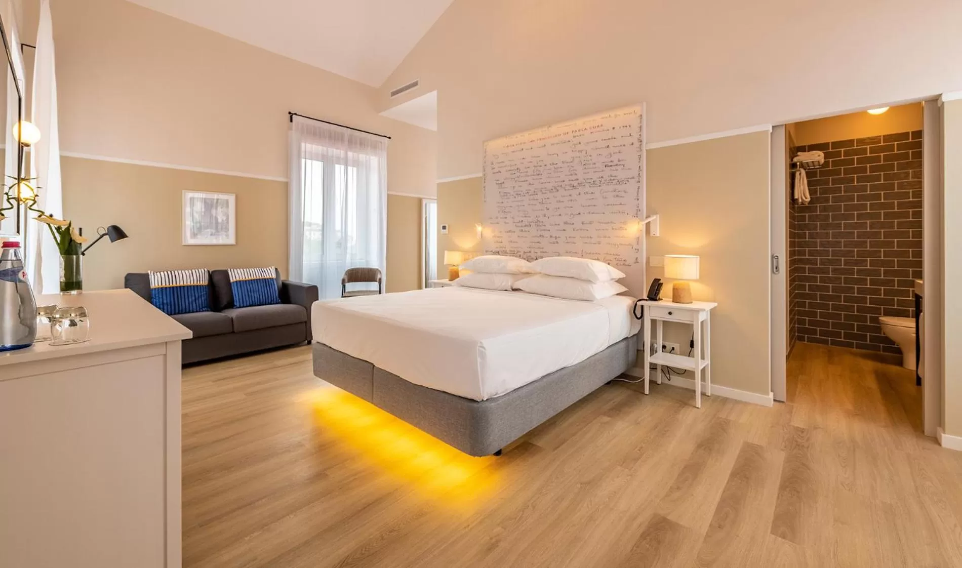 Bedroom, Bed in Pestana Fisherman Village