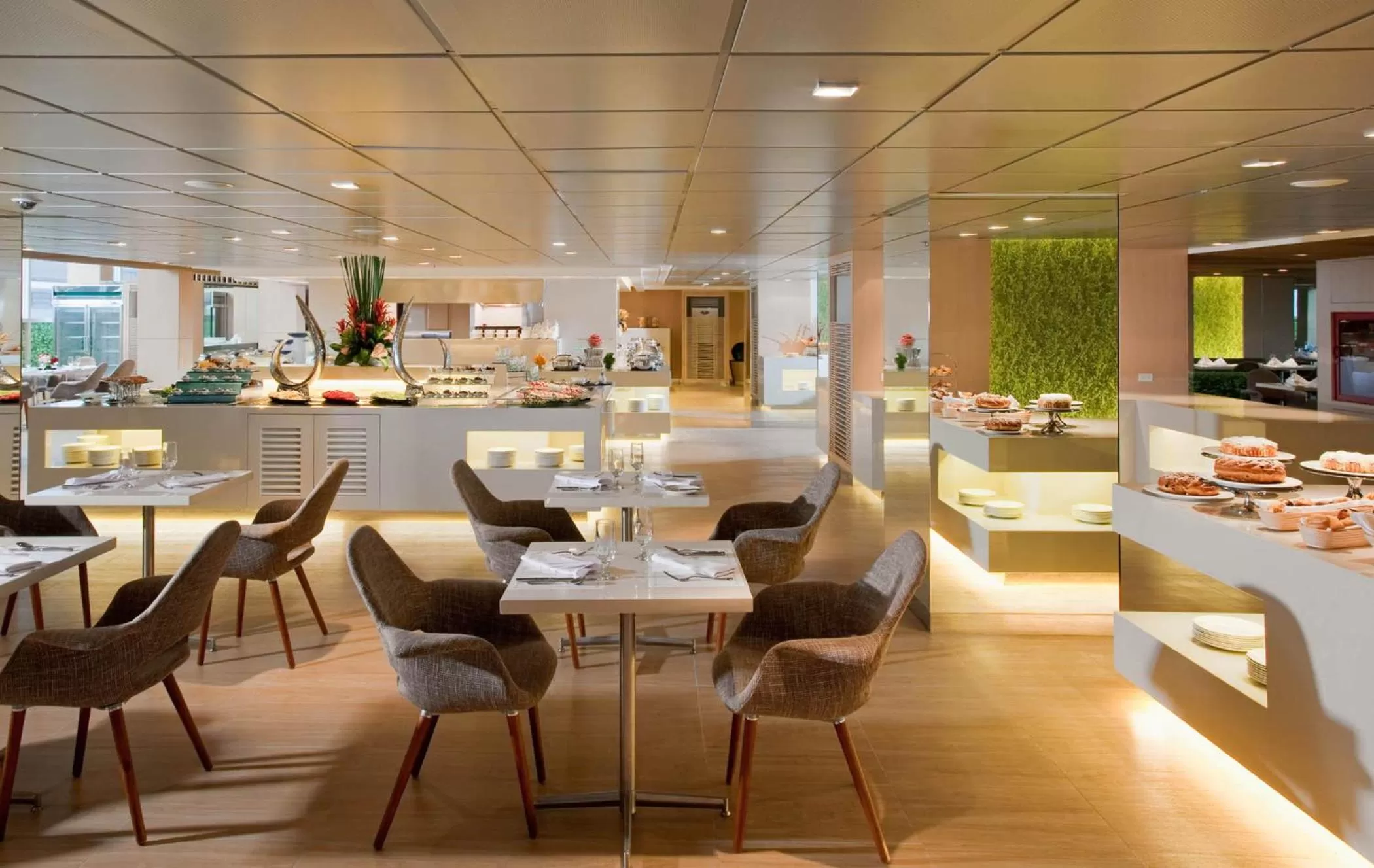 Restaurant/places to eat in Midas Hotel and Casino